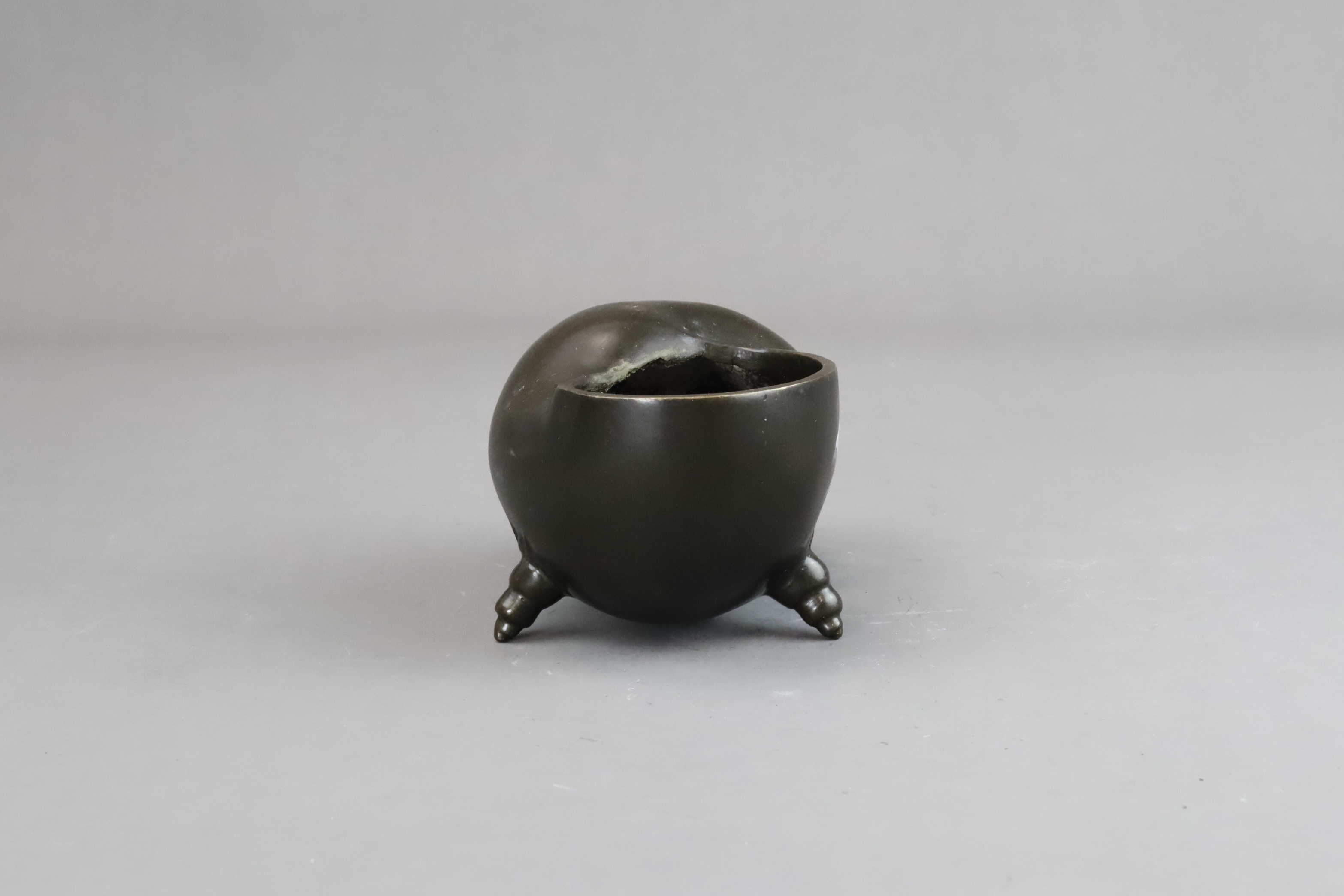 A Bronze Conch Waterpot, 19th century - Bild 5 aus 7