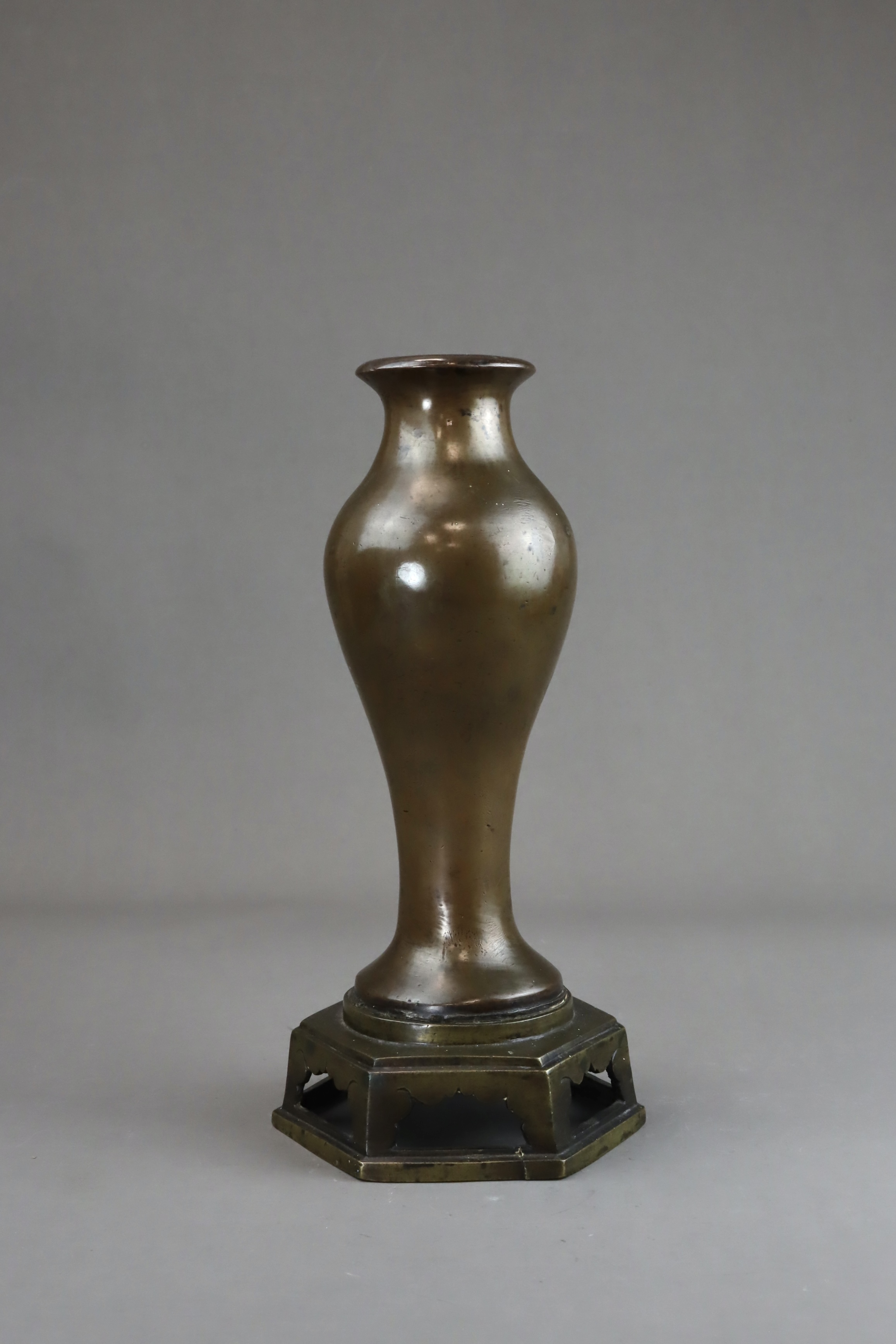 An Elegant Bronze Vase, Ming dynasty, - Image 2 of 4