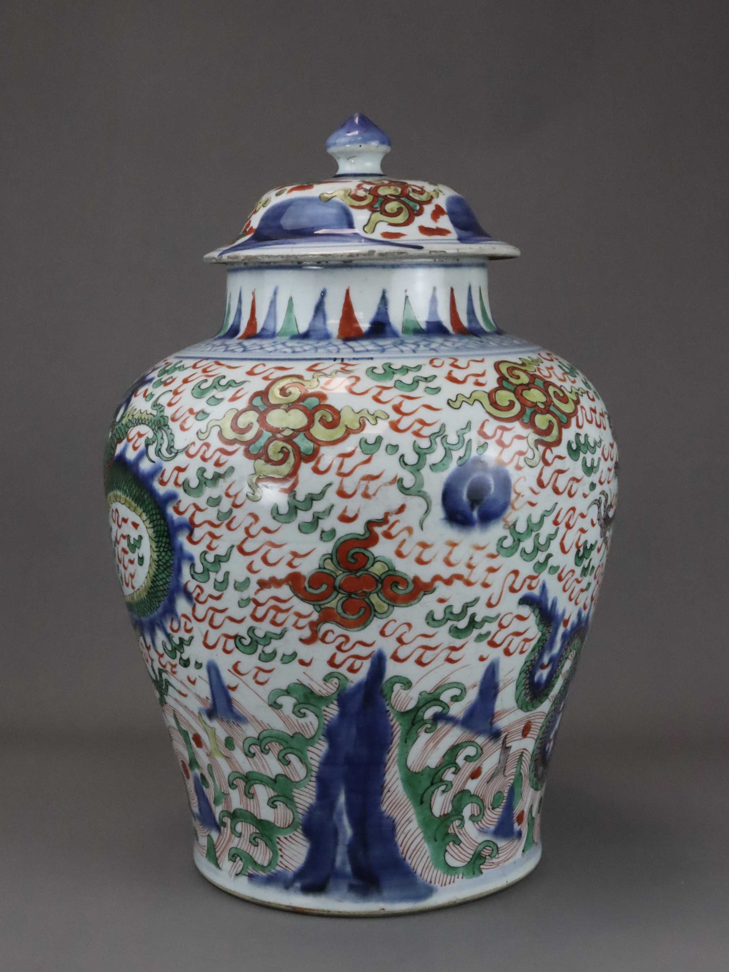 A Striking Wucai Baluster Dragon Jar and Cover, Shunzhi, - Image 4 of 13