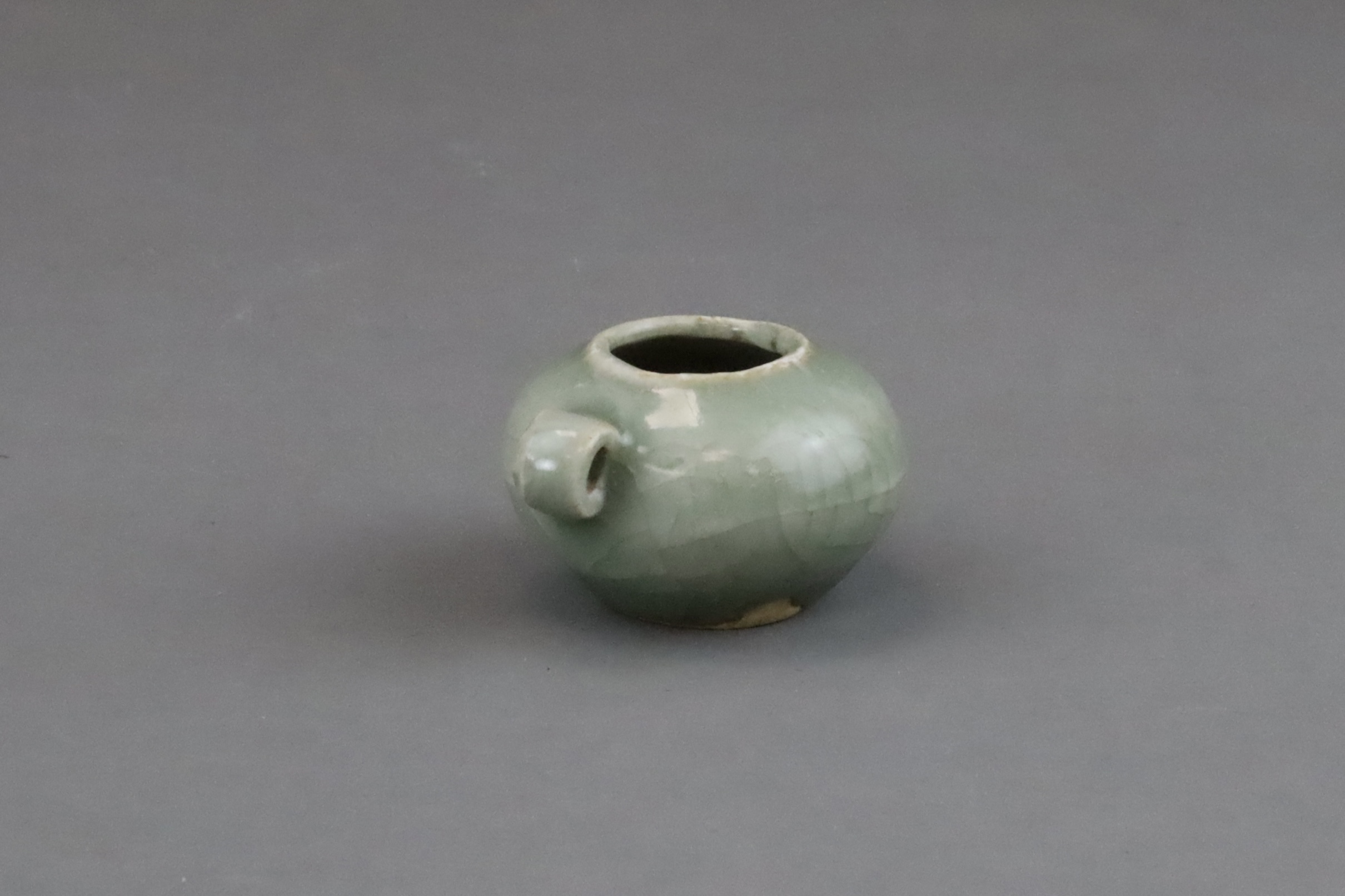 A Longquan Celadon Bird Feeder, Song dynasty - Image 6 of 8