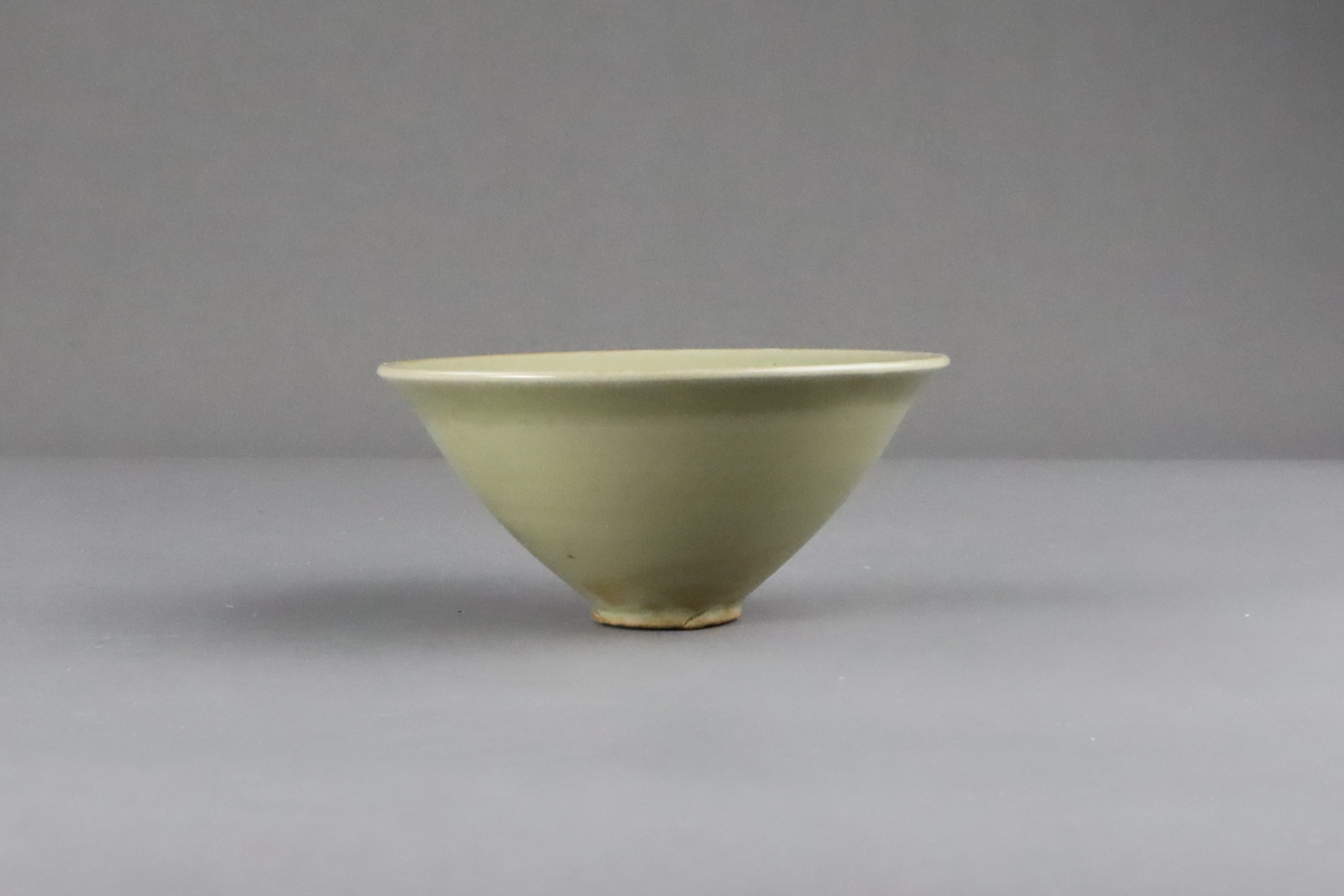 A Fine Yaozhou Celadon Conical Bowl, Song dynasty - Image 9 of 11