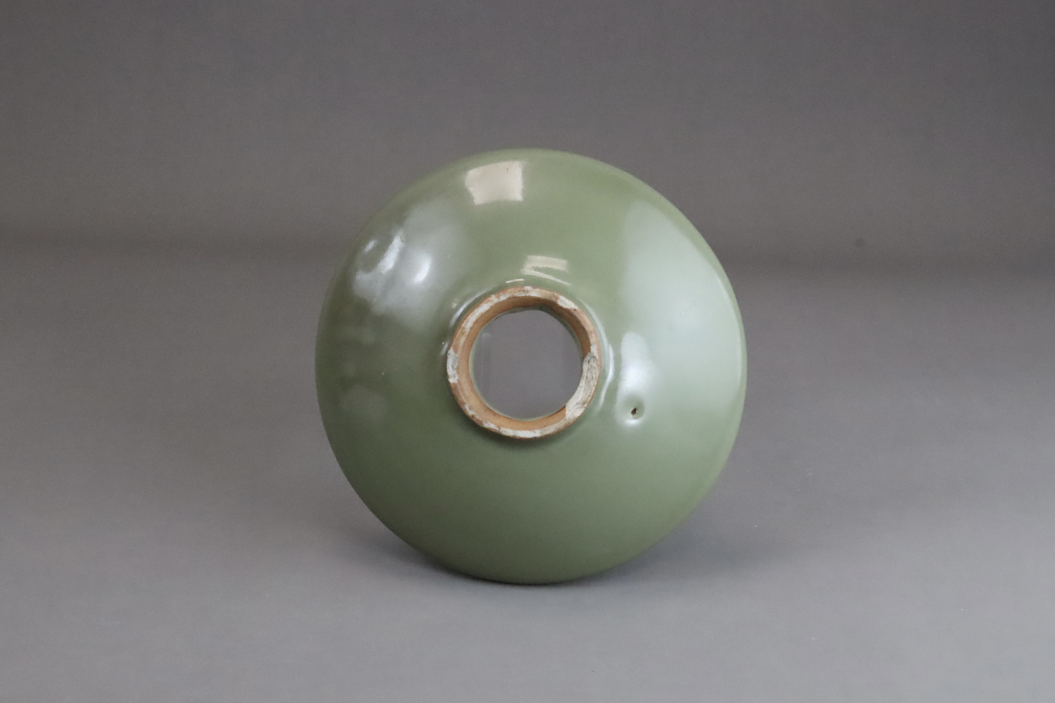 A Longquan Celadon Cupstand, Ming dynasty - Image 3 of 4