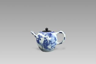 A Blue and White Figural Teapot and wood cover, Chongzhen