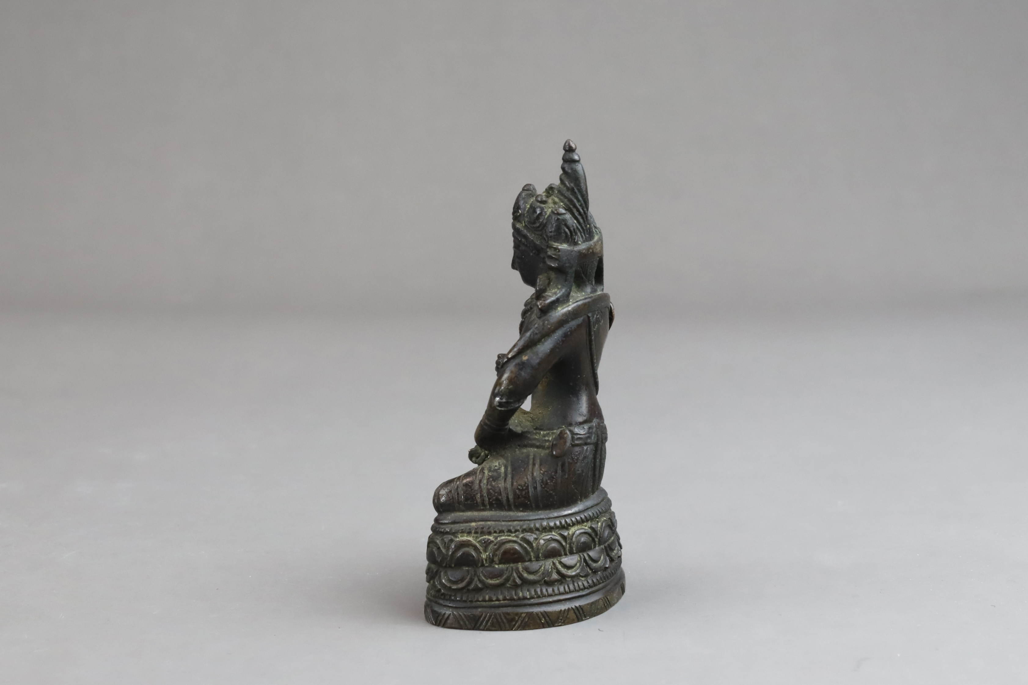 A Seated Bronze Bodhisattva, 19/20th century - Image 9 of 10