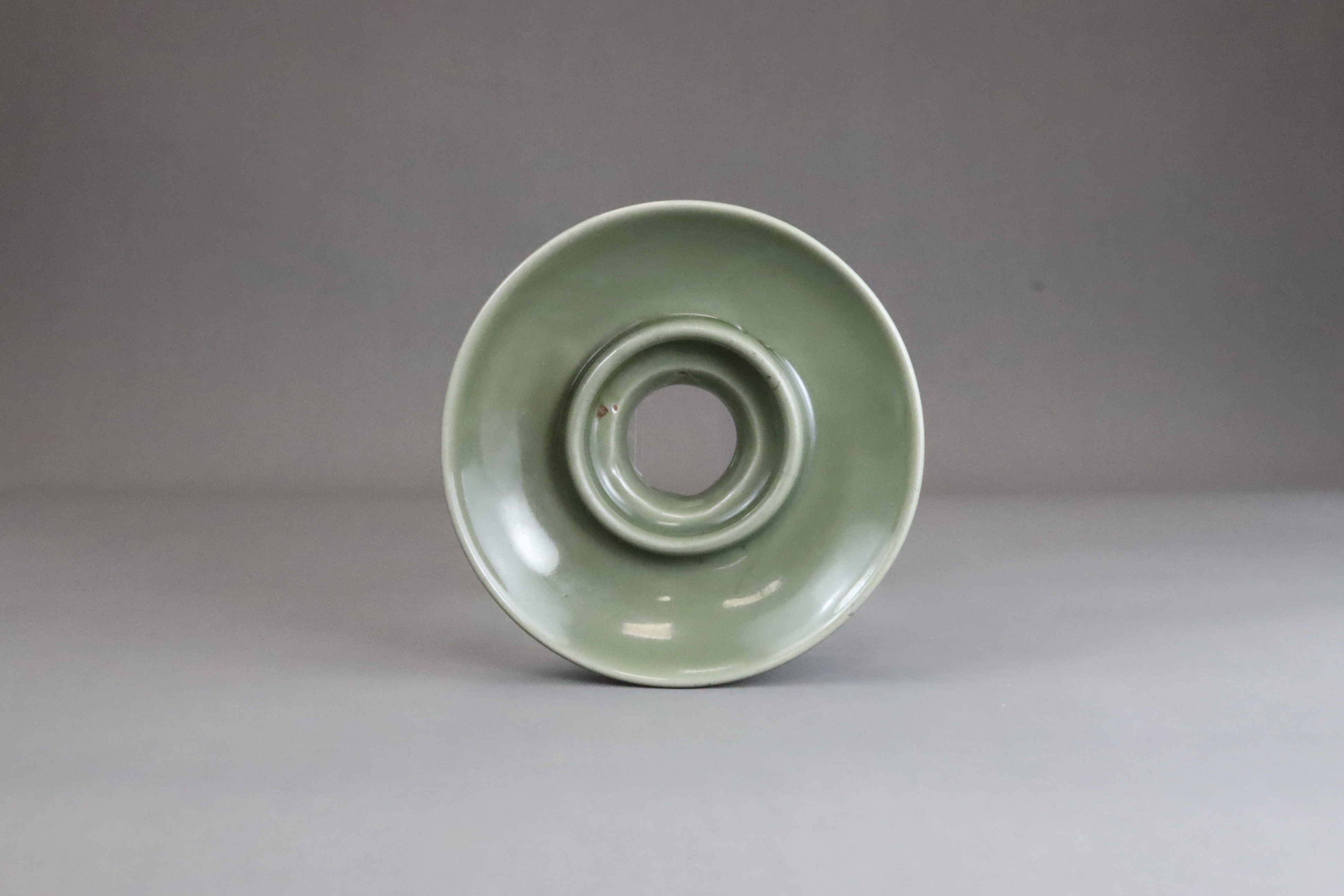 A Longquan Celadon Cupstand, Ming dynasty - Image 2 of 4