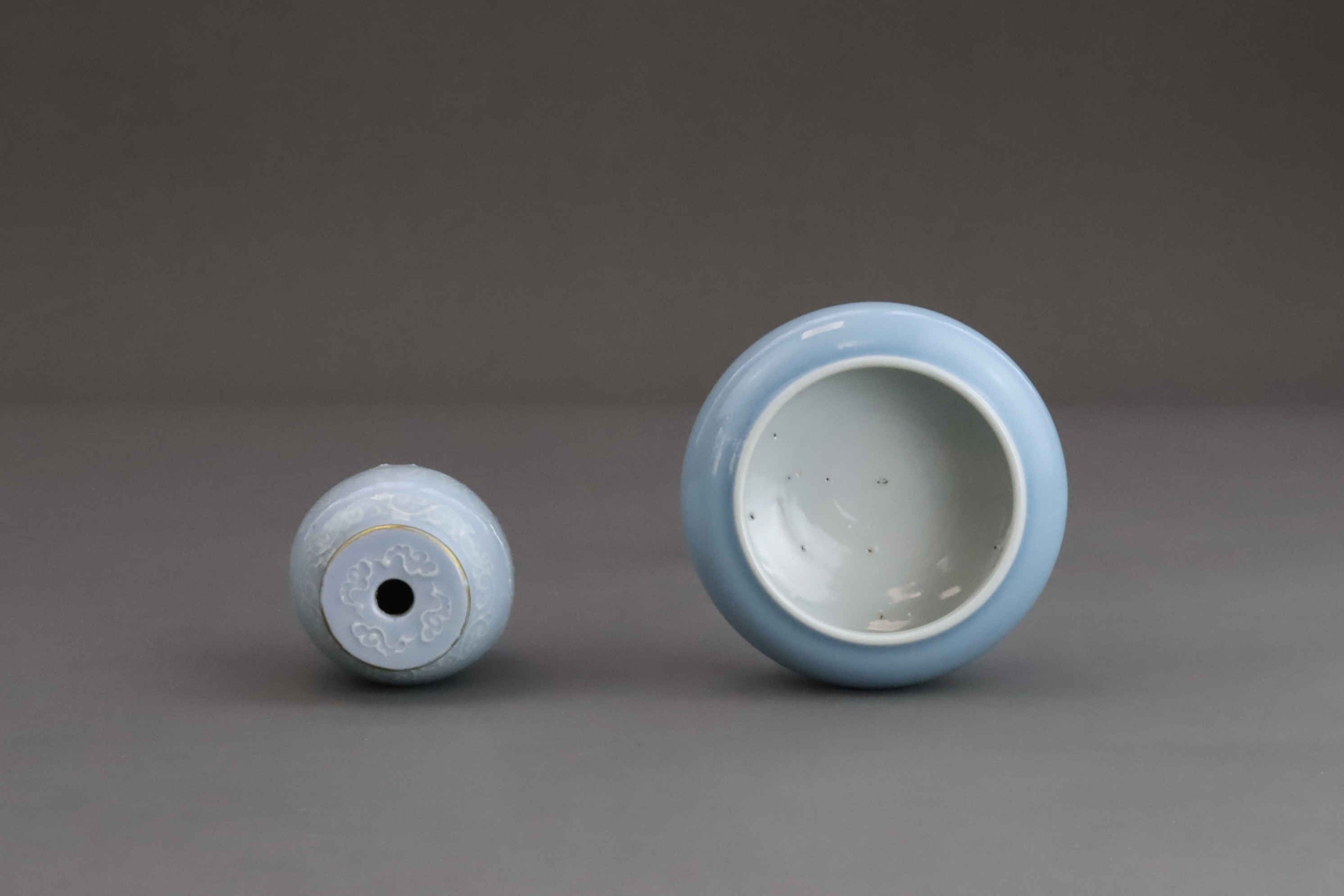  'Clair de lune': A Brushwasher, Guangxu mark and period, and a Moulded small Jar, Qing dynasty - Image 6 of 7