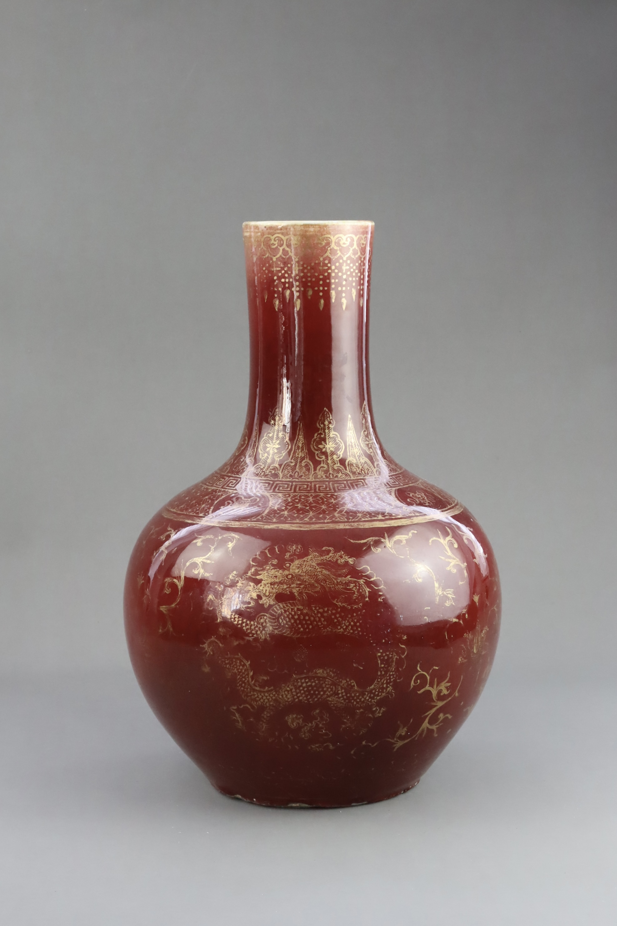 A  Red glazed Gilt Dragon Vase,late Qing dynasty - Image 7 of 9