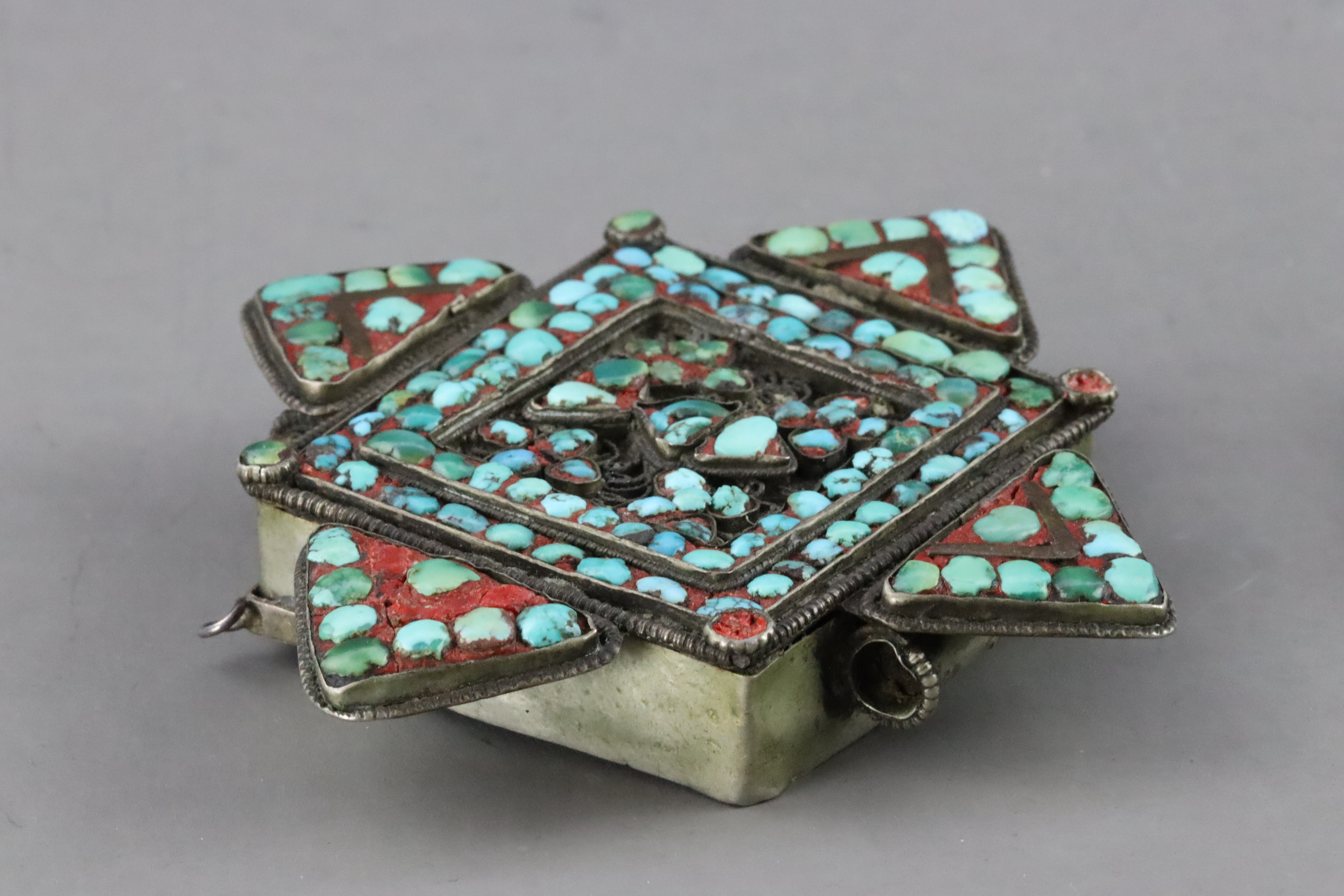 A Silver Reliquary Pendant, and a Turquoise set Gau with Mandala,19th century,A Silver and Turquoise - Bild 2 aus 13