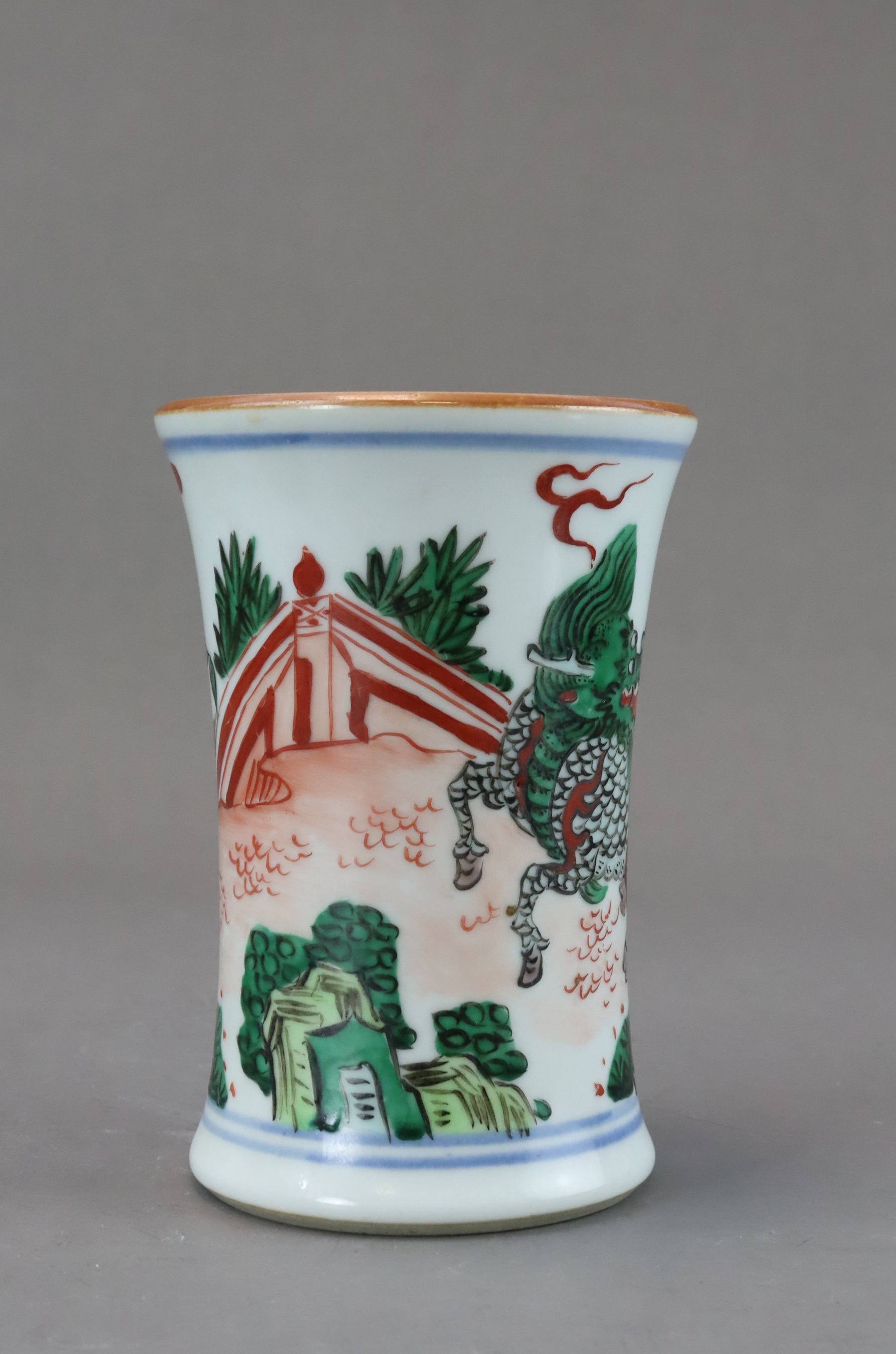 A 'famille verte' 'Qilin' Brushpot, Shunzhi - Image 4 of 6