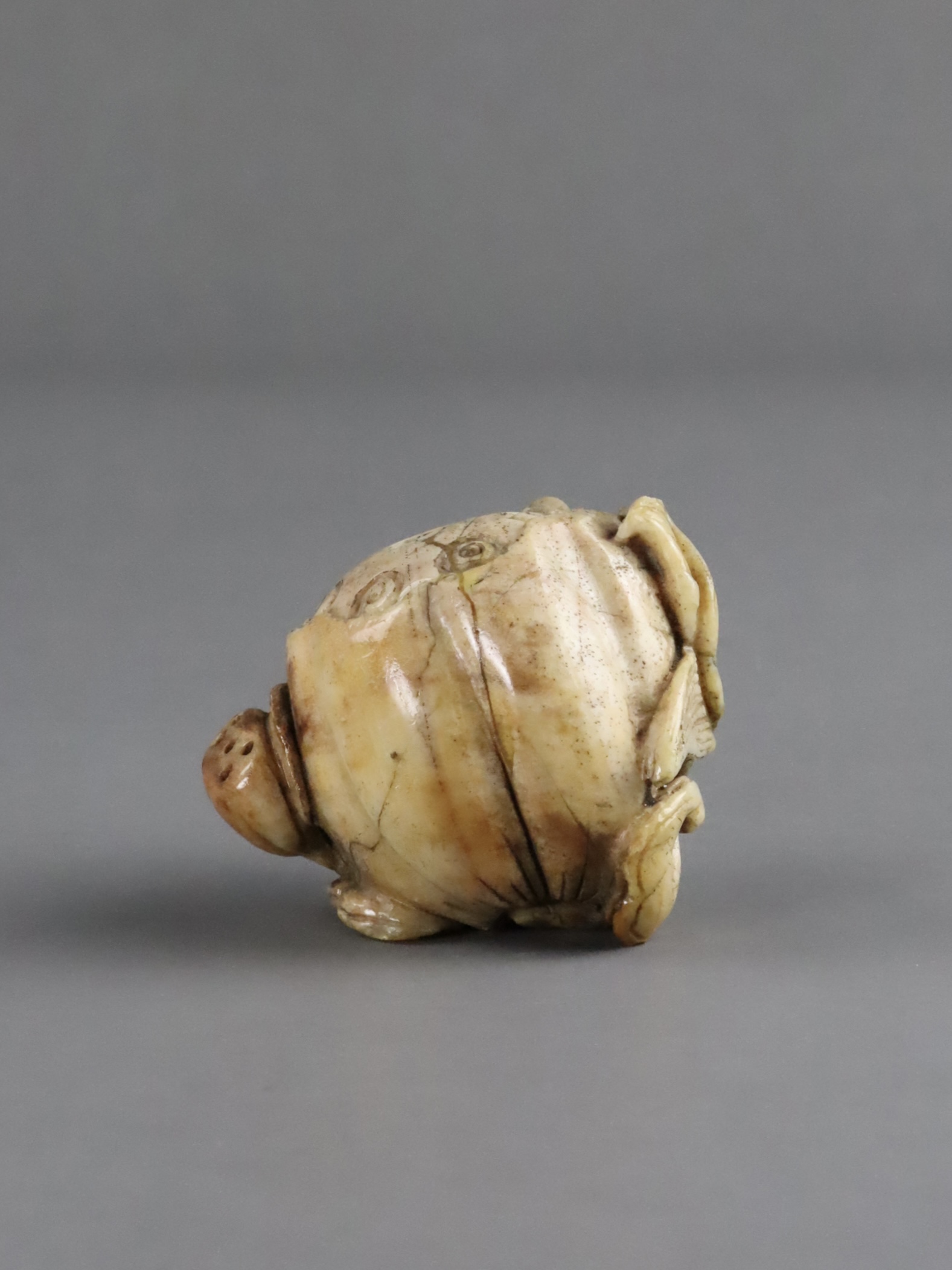 A Burnt Jade Lotus Pod Carving, Qing dynasty - Image 6 of 8