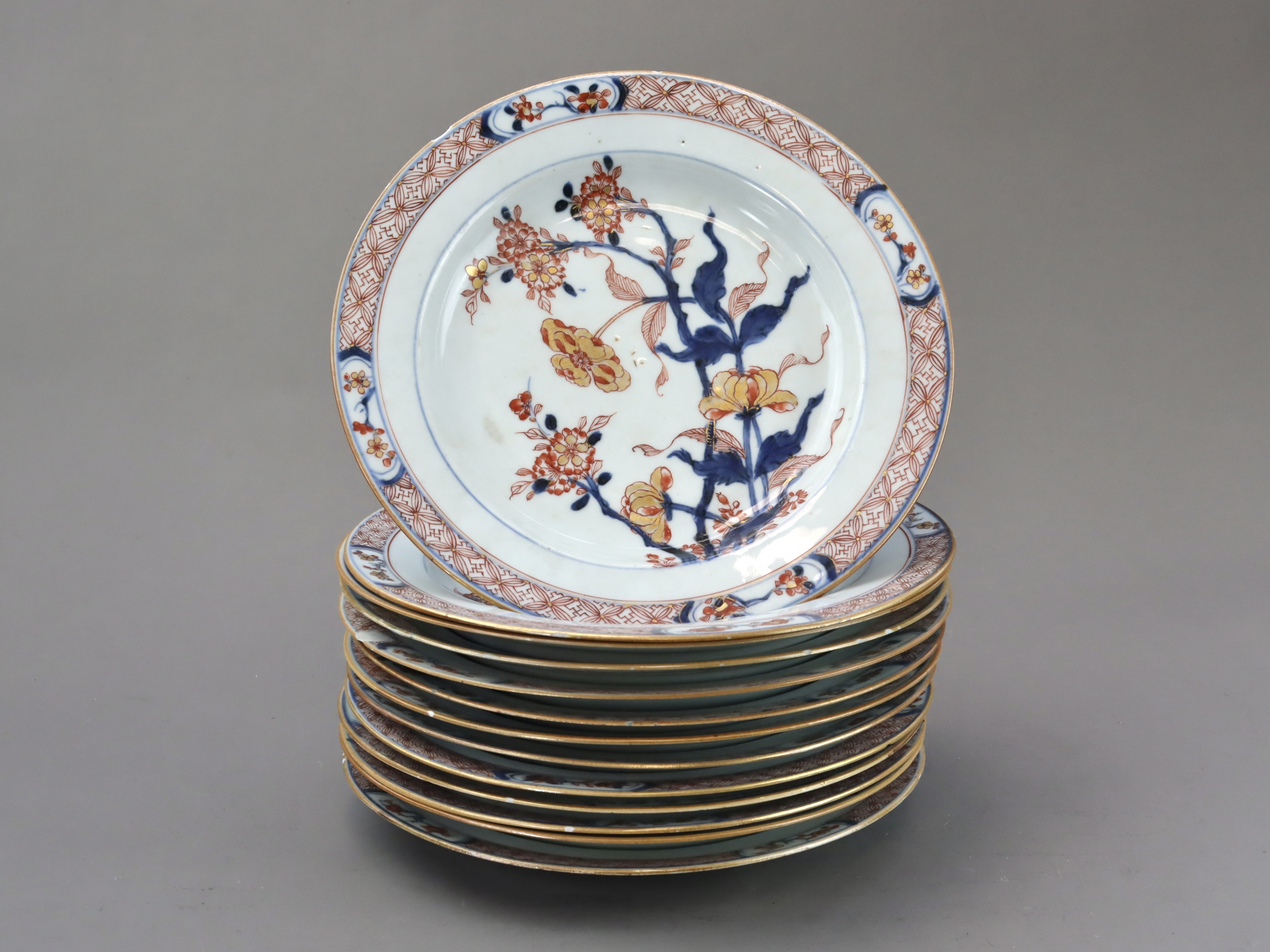 A Set of Thirteen Chinese Imari  Plates, Kangxi - Image 2 of 15