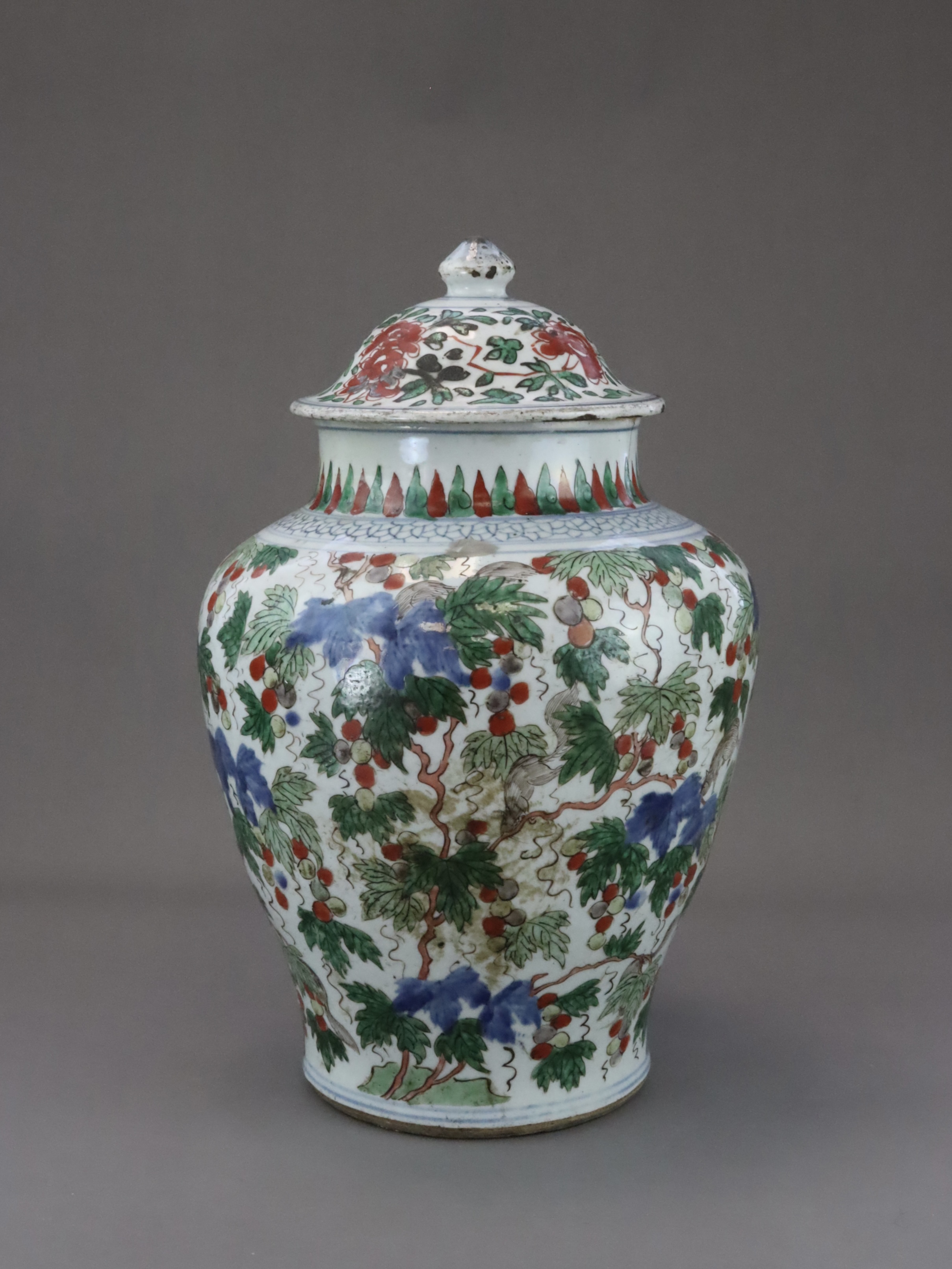 A 'famille verte' Squirrel and Grapevine Jar, and a cover, early Kangxi - Image 5 of 10
