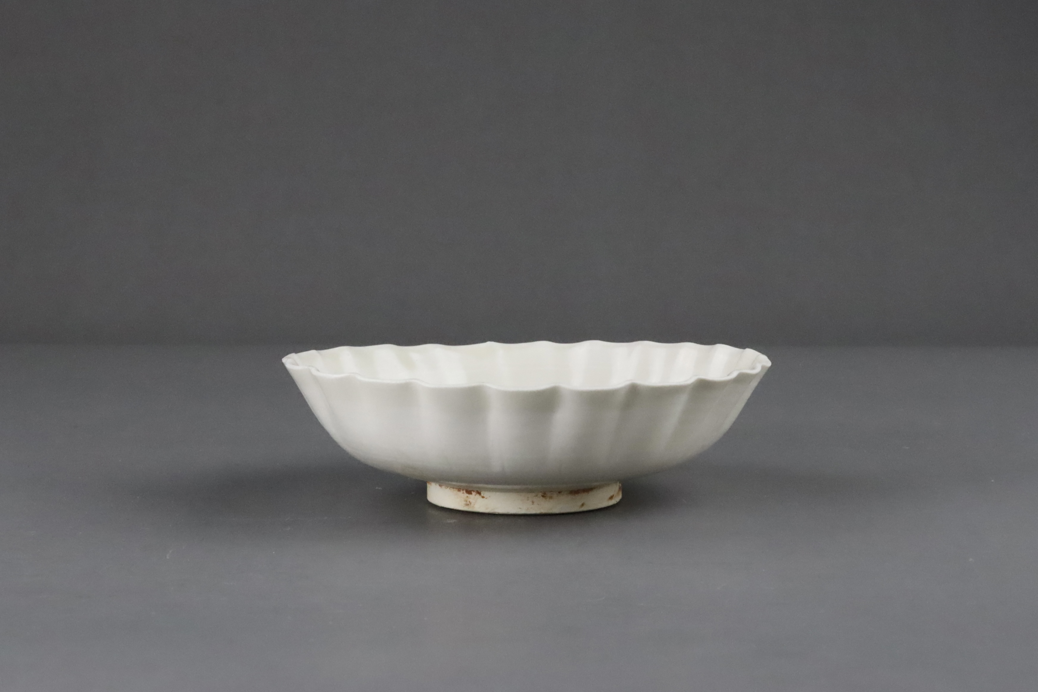 A Ding-type Floral Dish, Song dynasty - Image 8 of 8