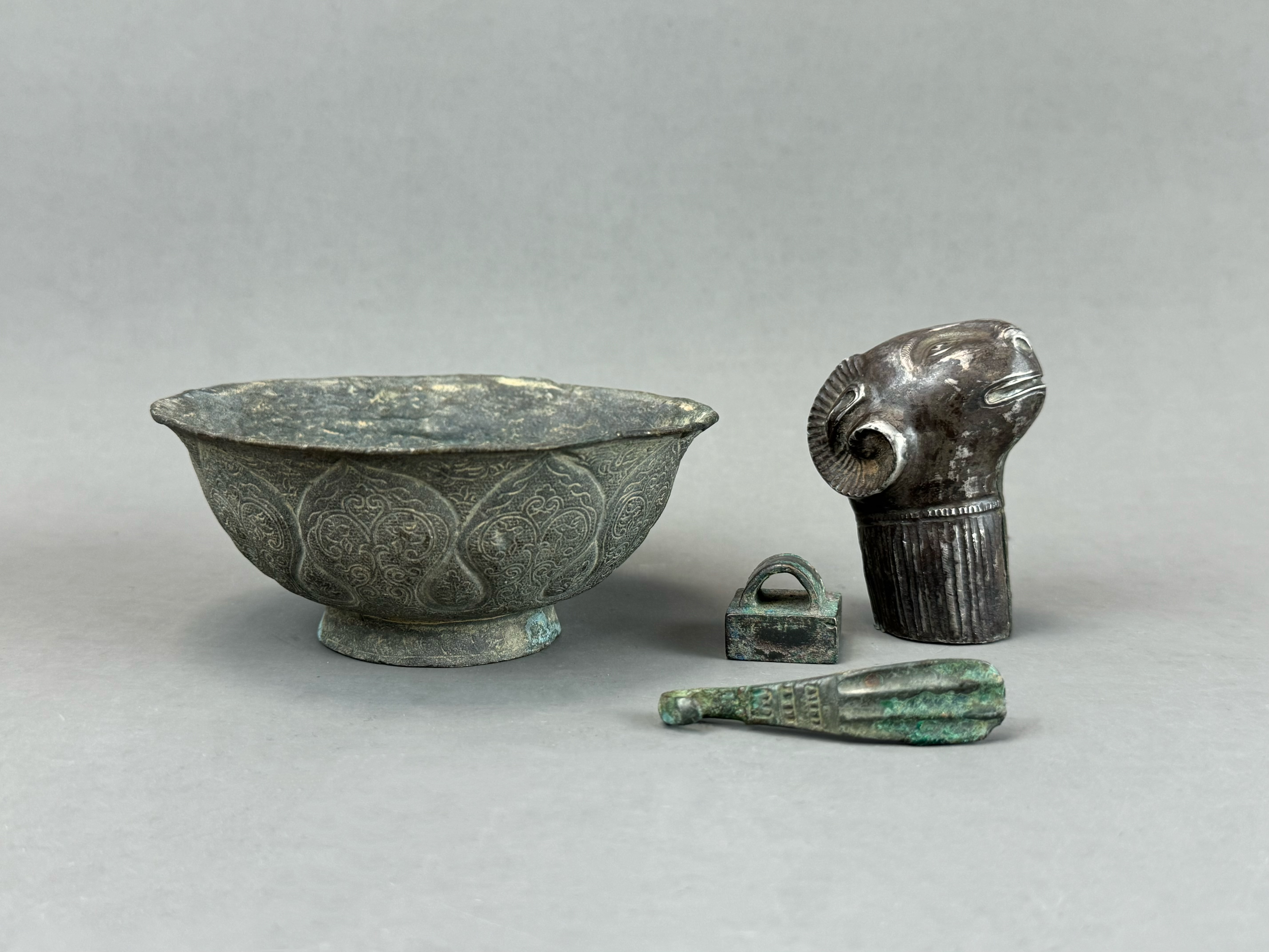 An Assorted Group of Bronzes, 19th/20th century - Bild 2 aus 3