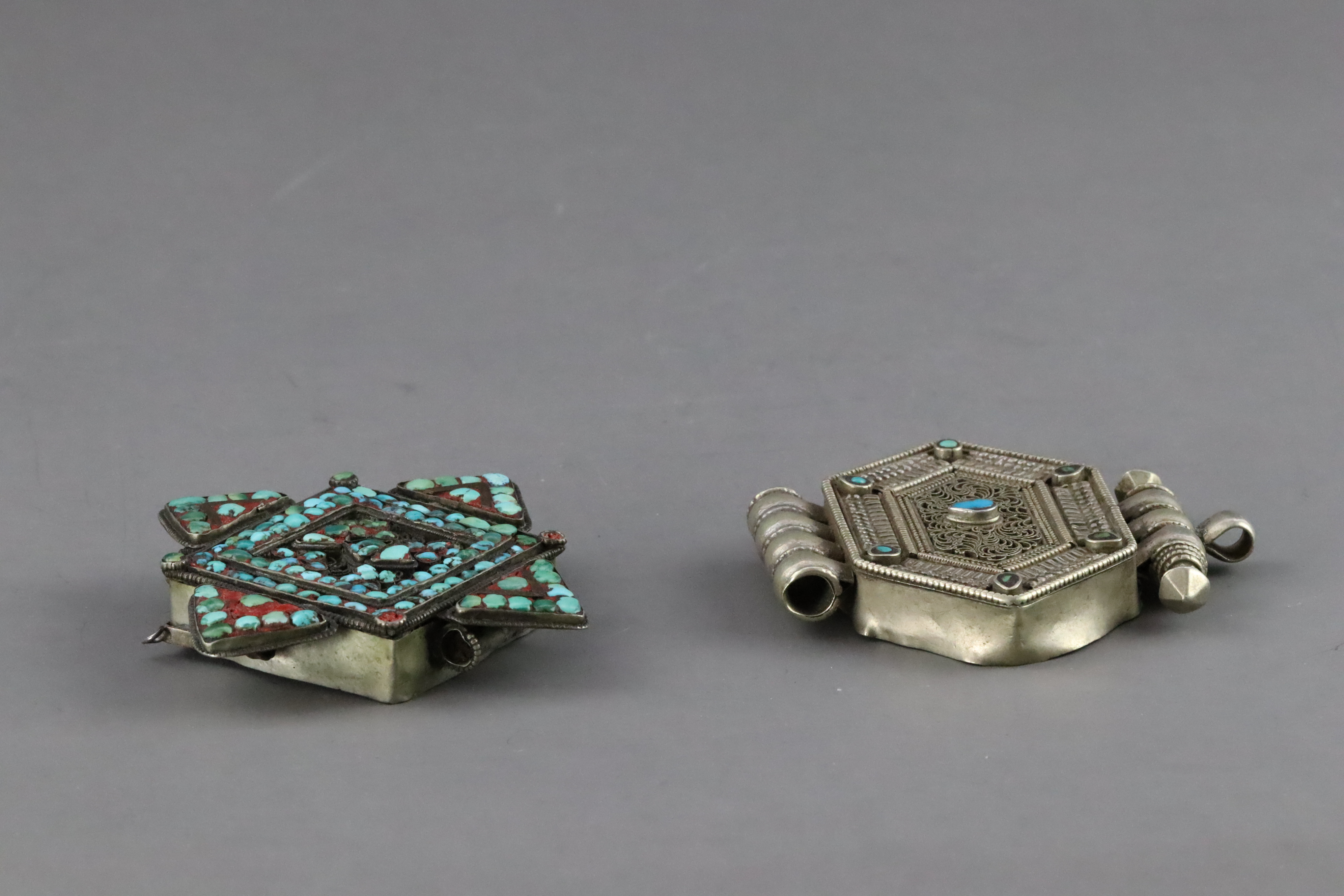 A Silver Reliquary Pendant, and a Turquoise set Gau with Mandala,19th century,A Silver and Turquoise - Bild 6 aus 13