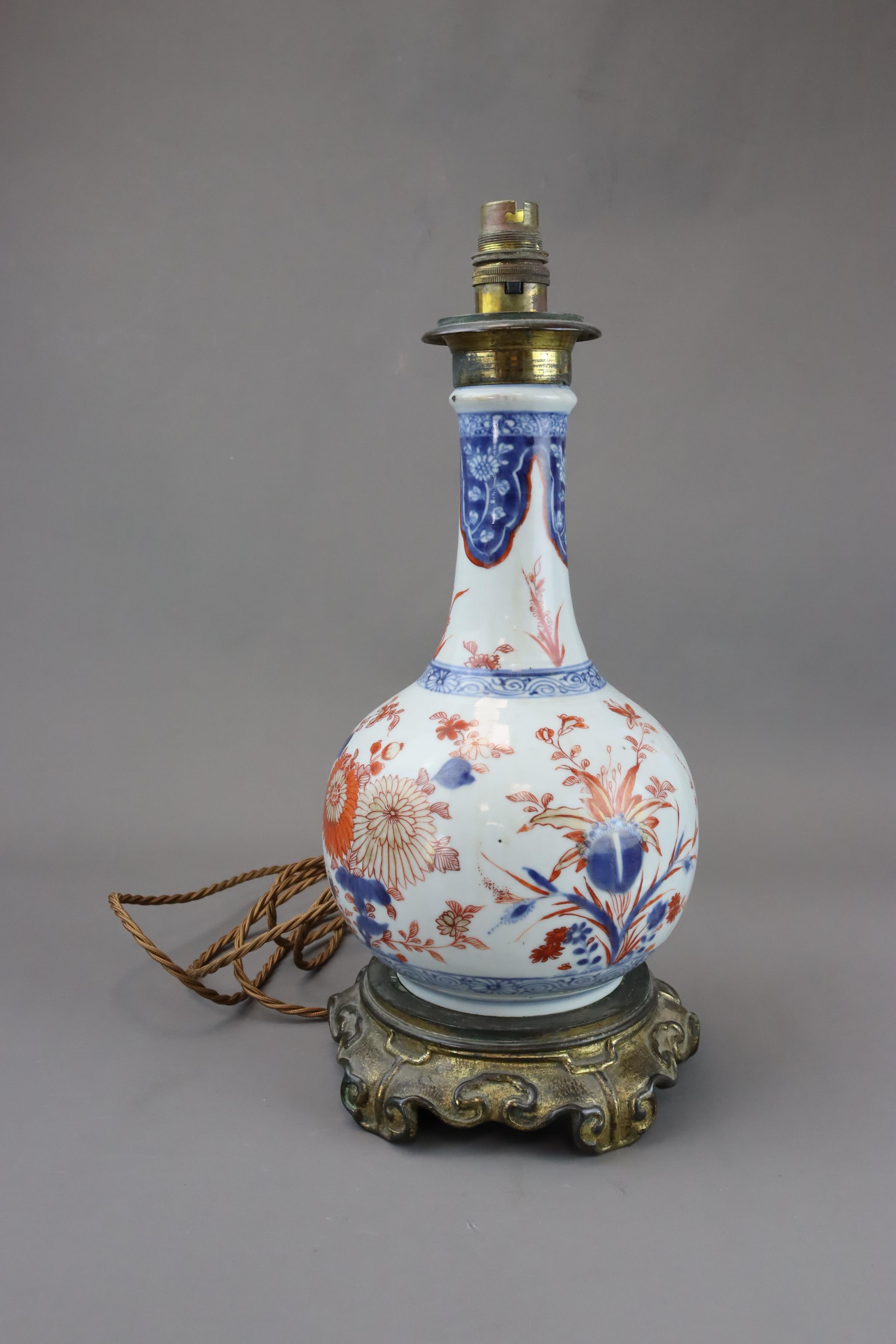 An Ormolu Mounted Chinese Imari Bottle Vase, Kangxi - Bild 3 aus 8