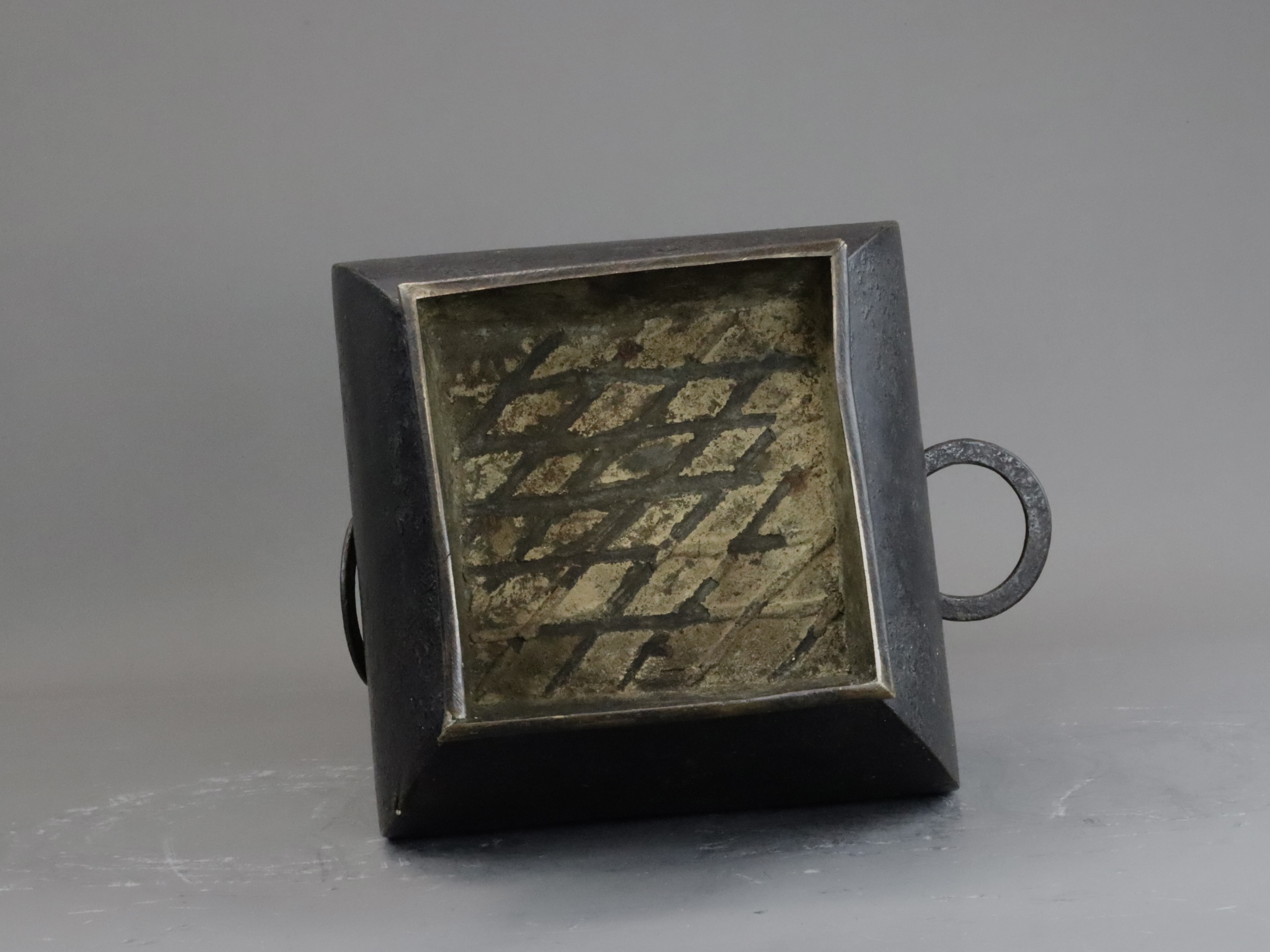 A Bronze Square Jar, fanghu, Ming dynasty or earlier - Image 10 of 10