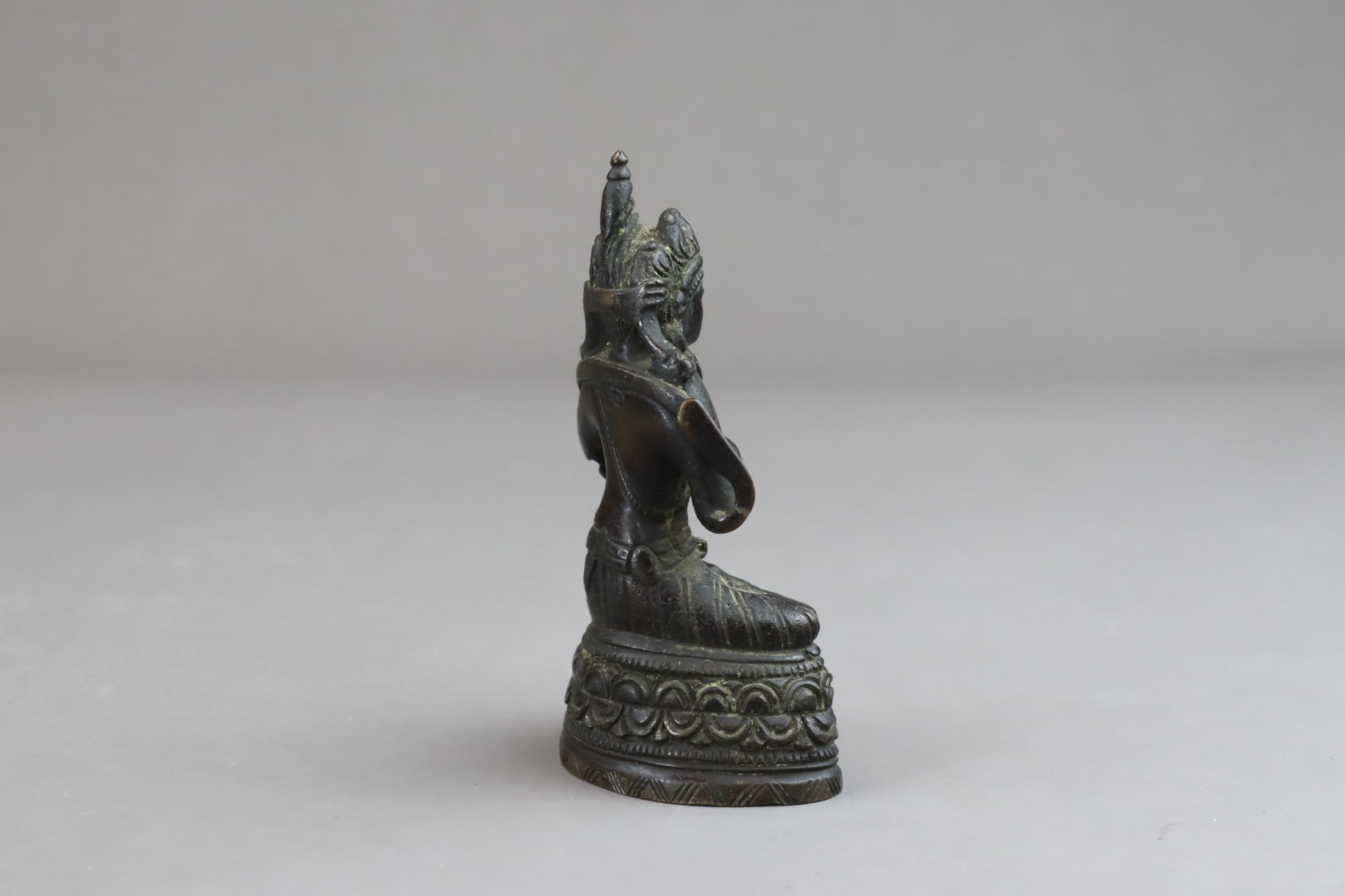 A Seated Bronze Bodhisattva, 19/20th century - Image 7 of 10
