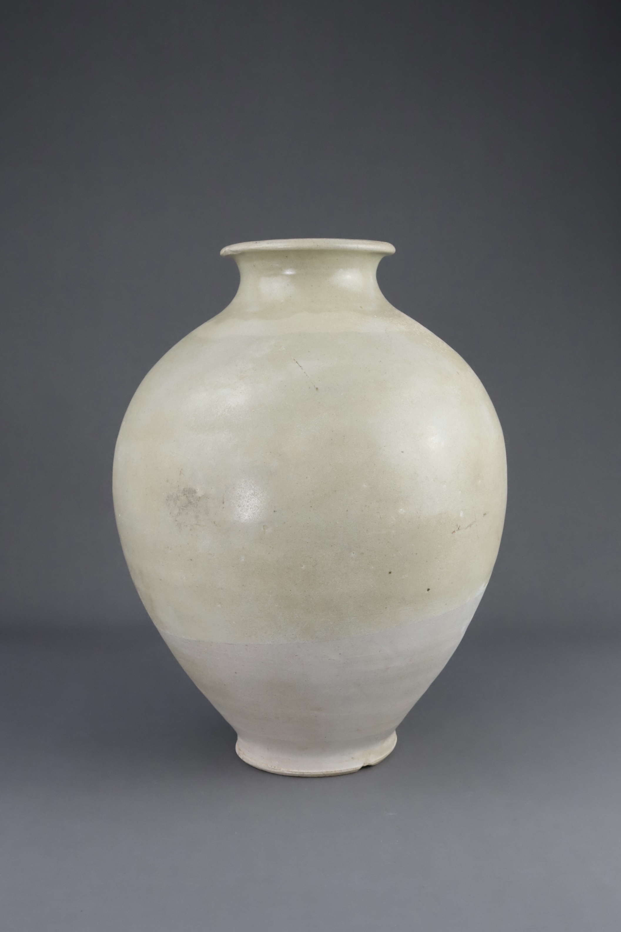 A White-glazed Jar, Tang dynasty - Image 6 of 8