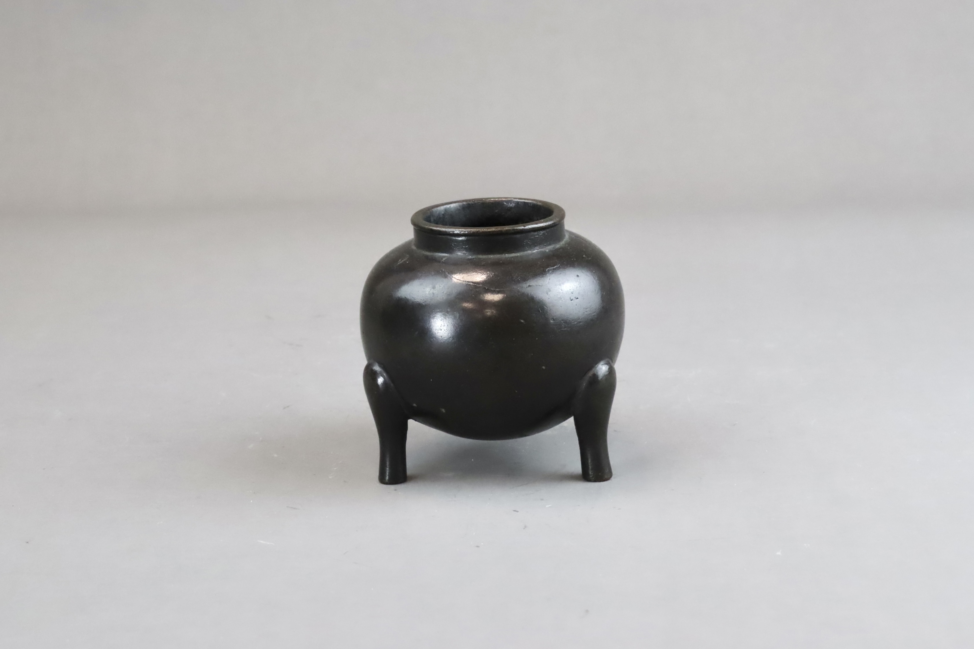 A Globular Bronze Tripod Waterpot, li ding, Ming dynasty - Image 3 of 5