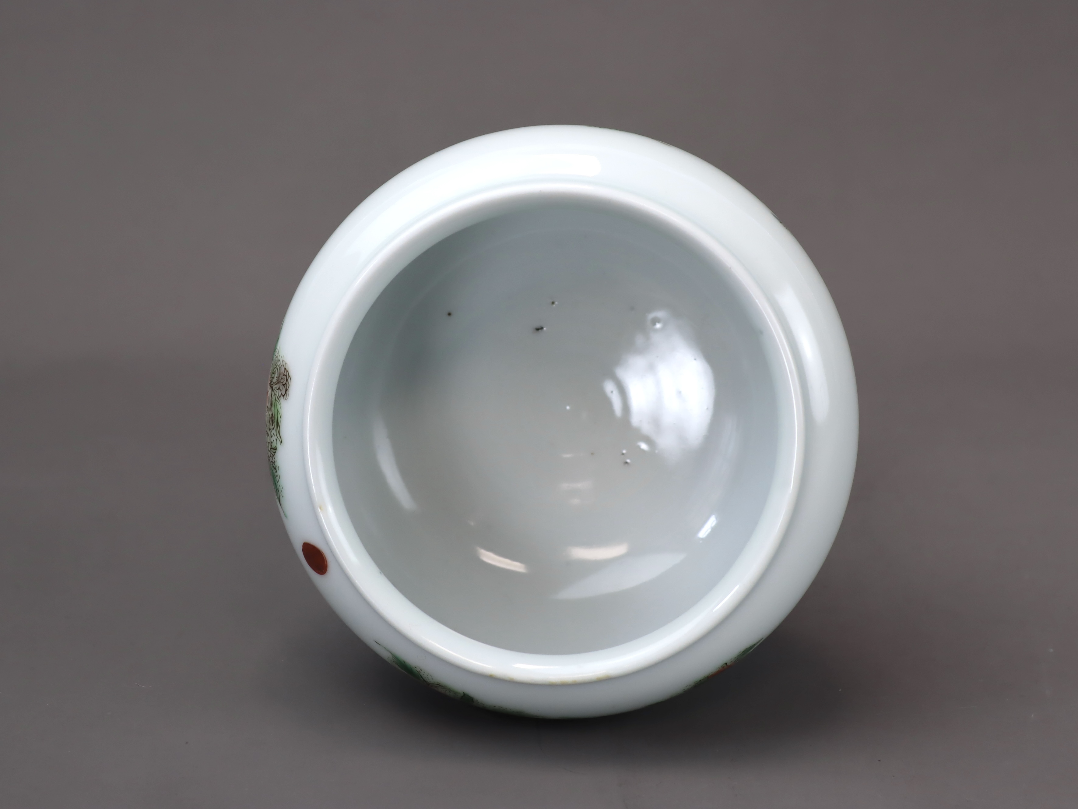  A 'famille verte' Stembowl, late Qing dynasty' - Image 7 of 7