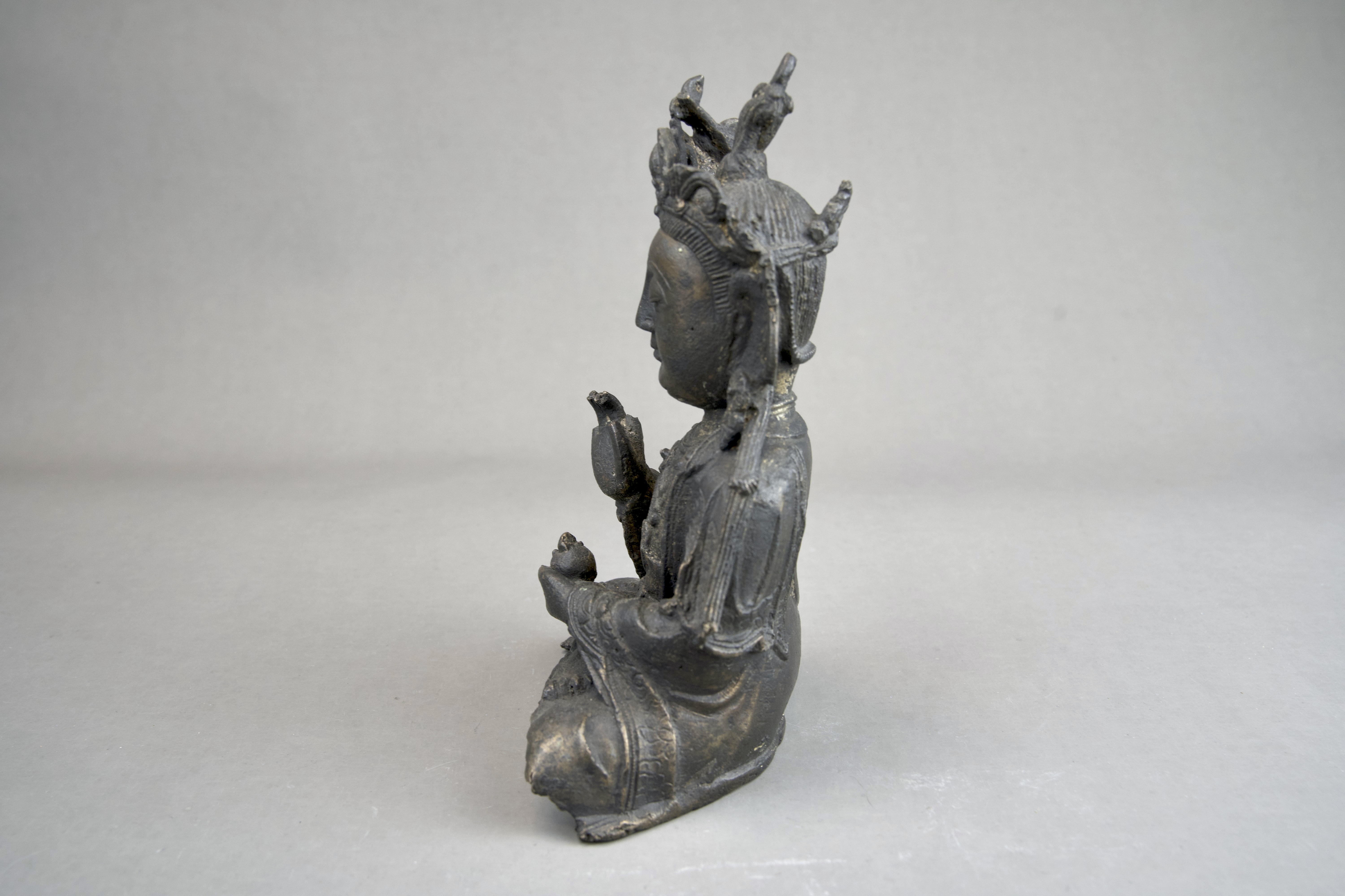 A Bronze Seated Bodhisattva, and a Standing Acolyte, Ming dynasty - Image 9 of 14