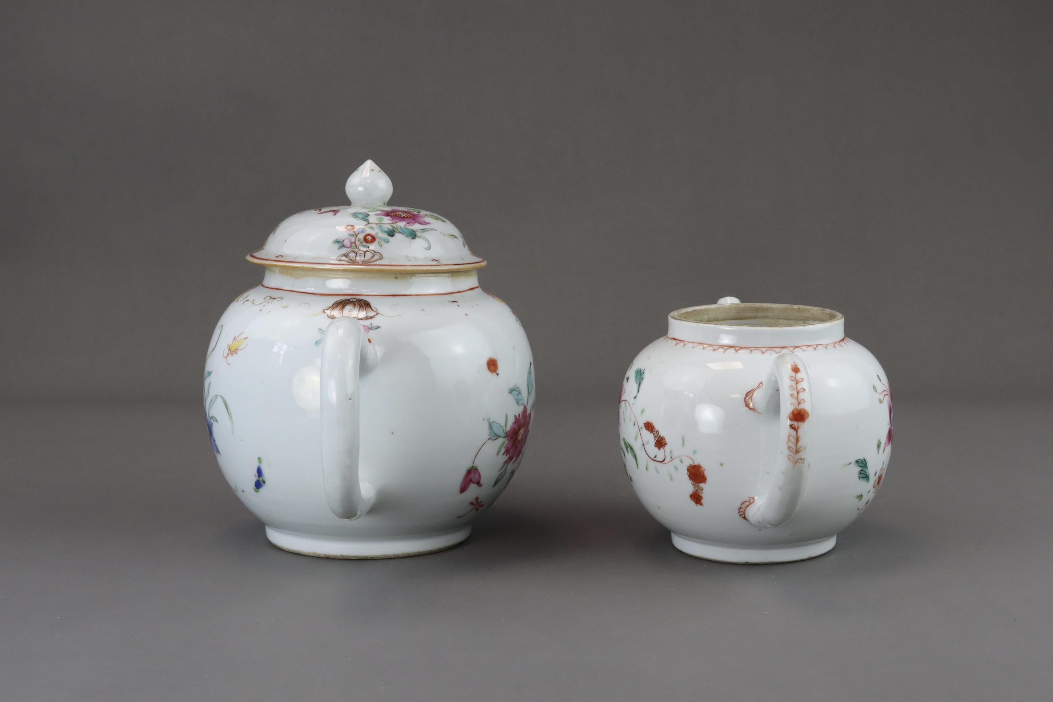 Two 'famille rose' Floral Teapots and Lid, Qinglong - Image 6 of 8