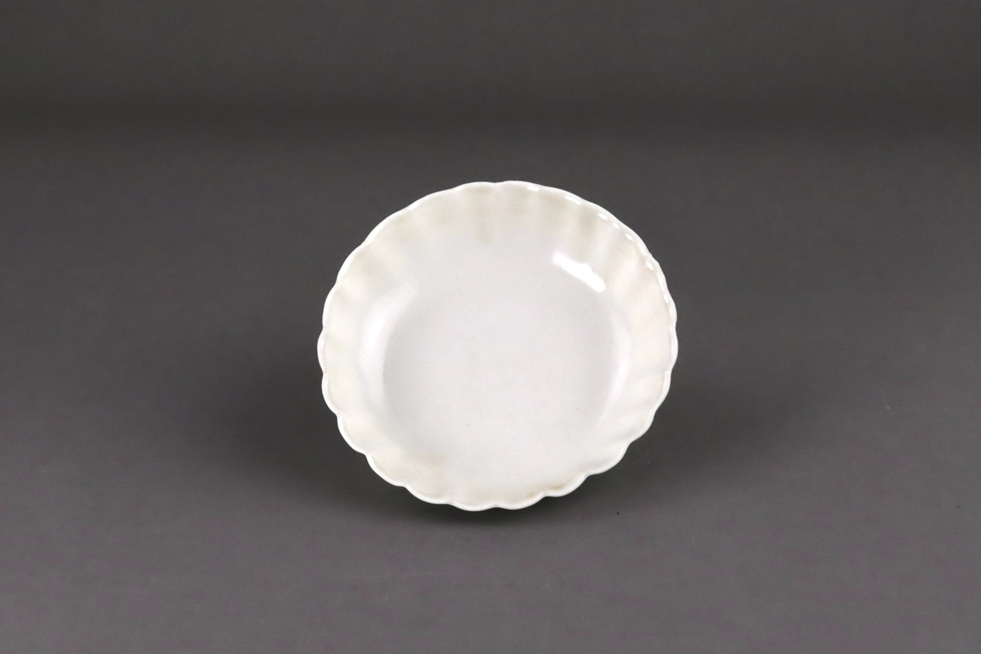 A Ding-type Floral Dish, Song dynasty - Image 4 of 8