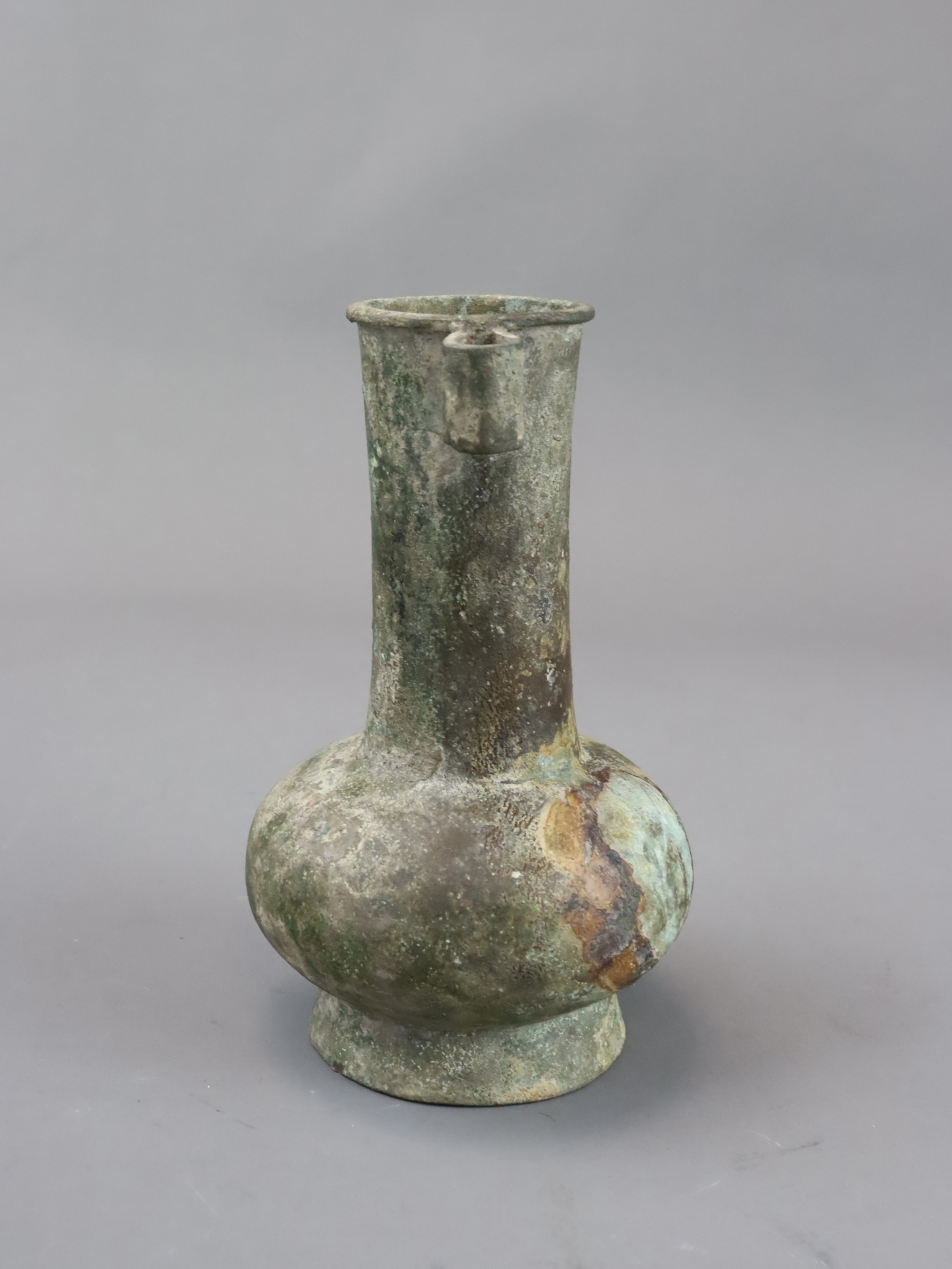 A Bronze 'Arrow' Vase, Song dynasty - Image 2 of 9