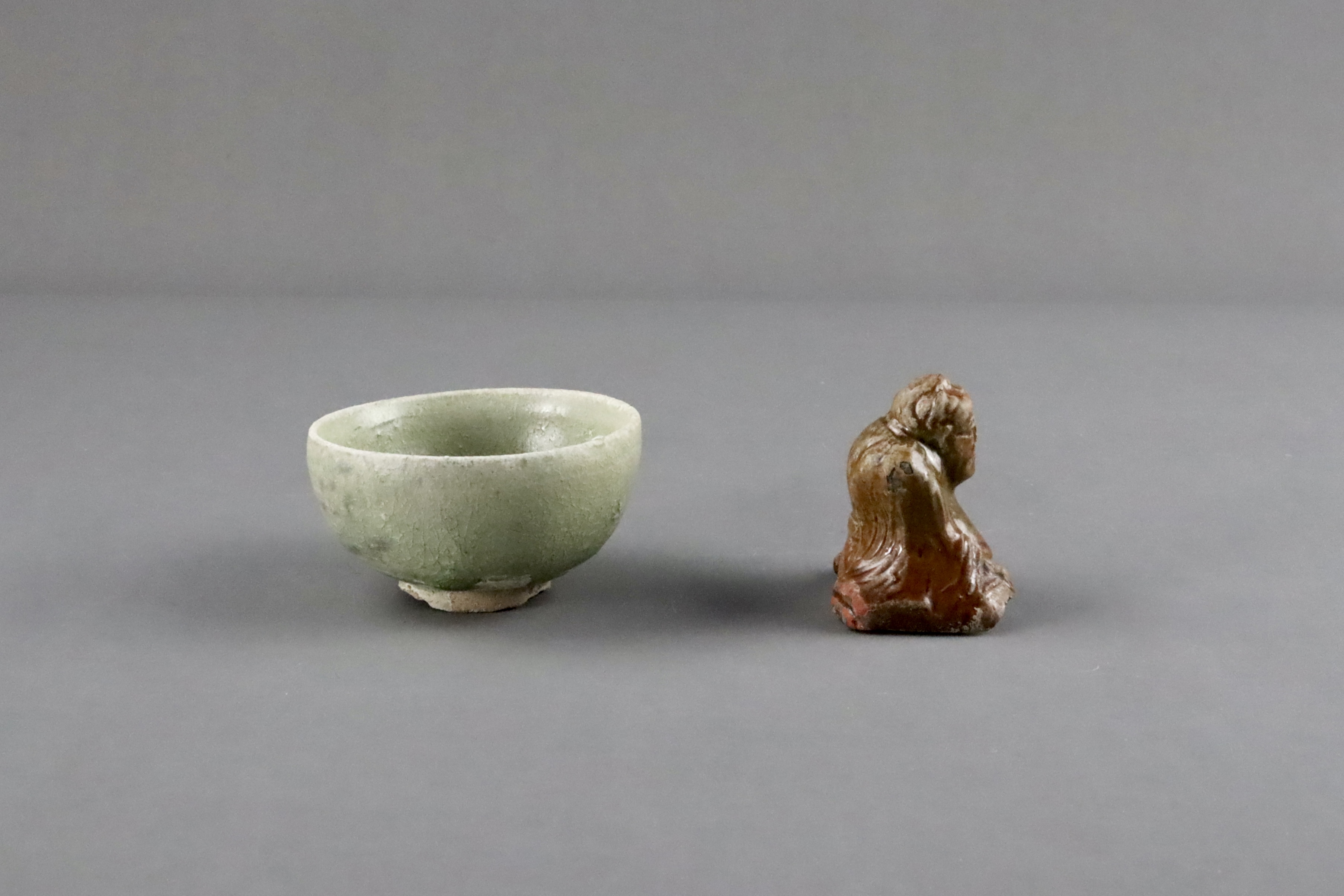 An Amber-glazed Figure and A Celadon Cup, Han dynasty and Sui dynasty - Image 5 of 9