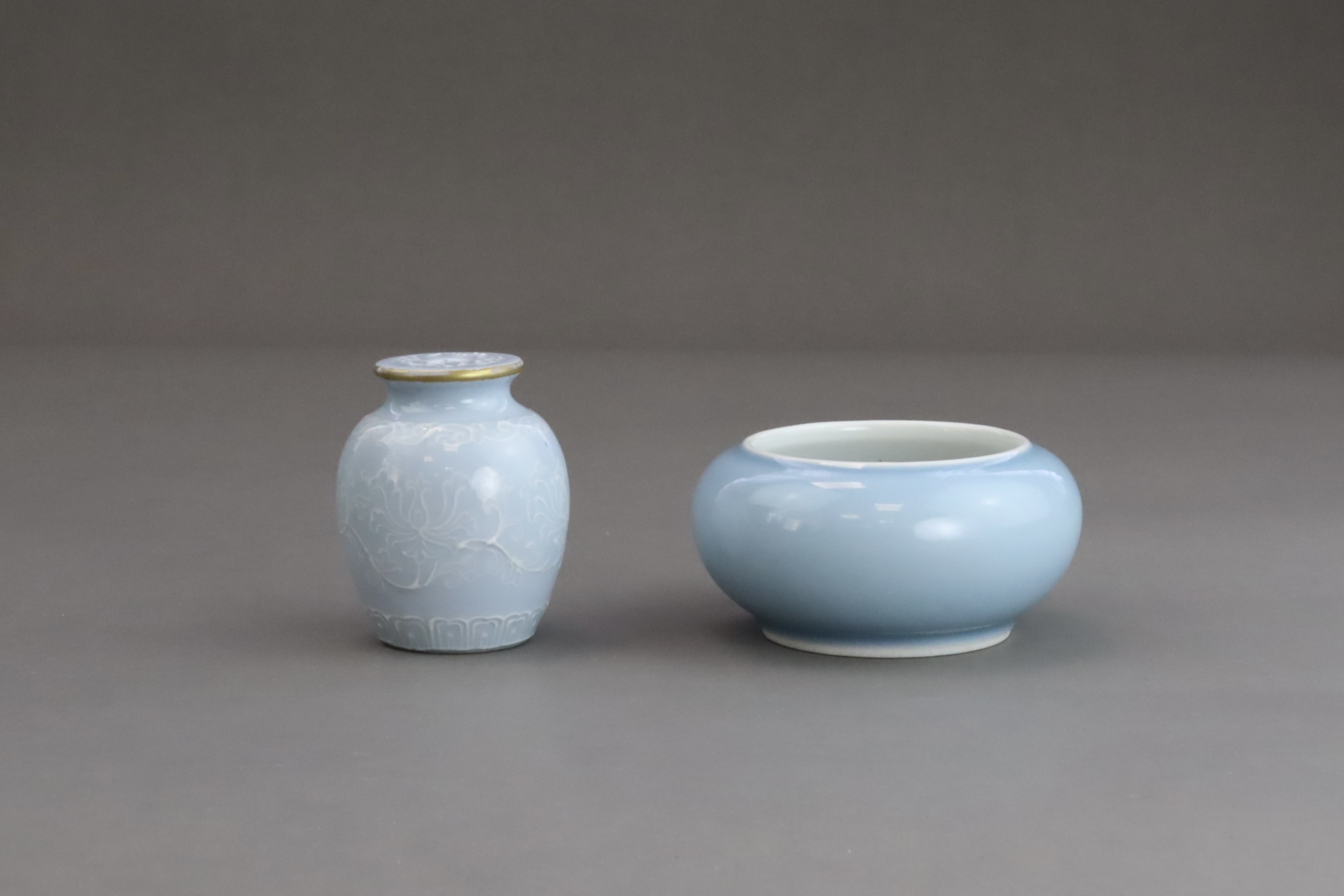  'Clair de lune': A Brushwasher, Guangxu mark and period, and a Moulded small Jar, Qing dynasty - Image 3 of 7