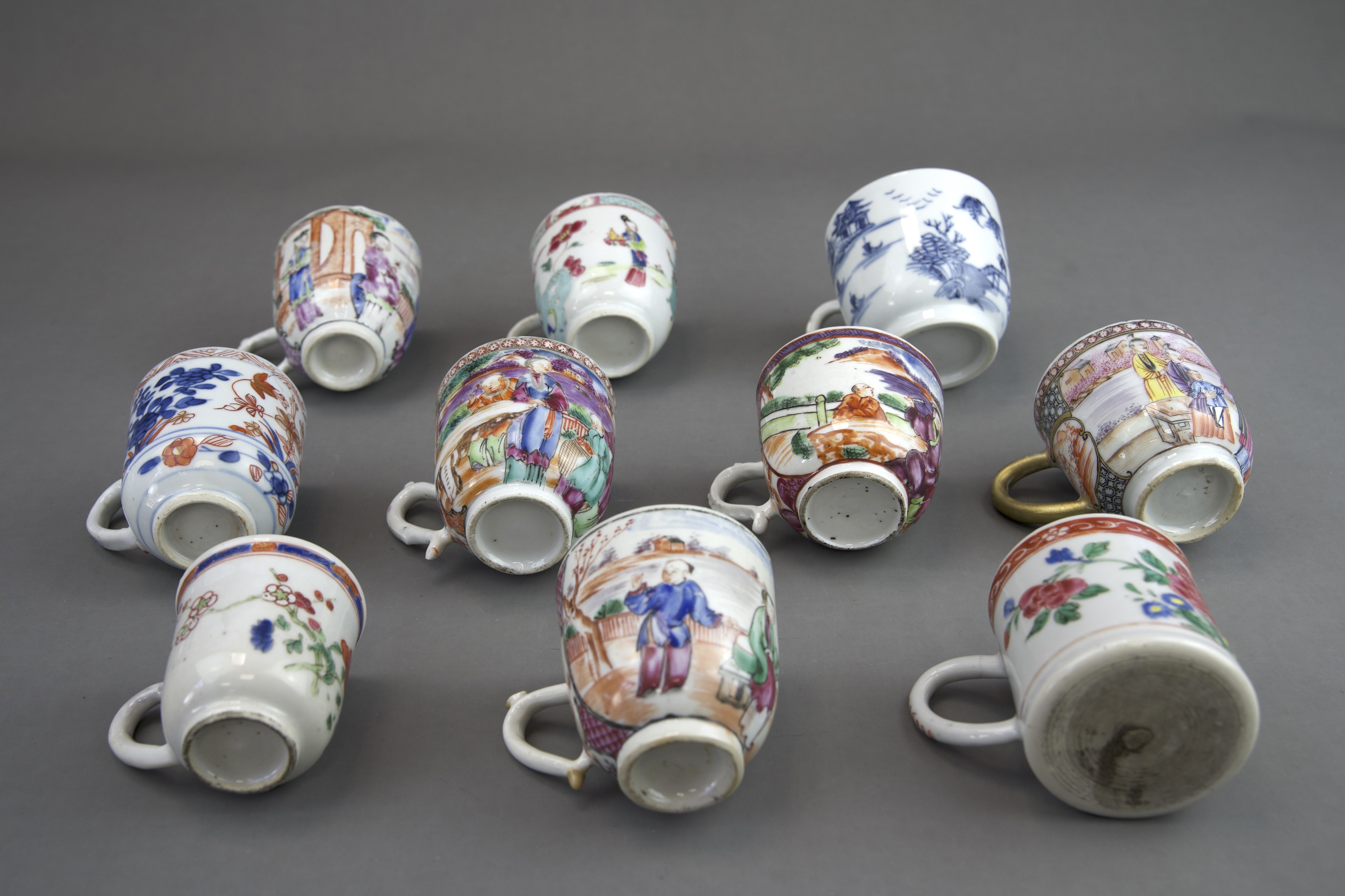A Set of 10 Blue and White and 'famille rose' Coffee Cups, 18th century - Image 6 of 6