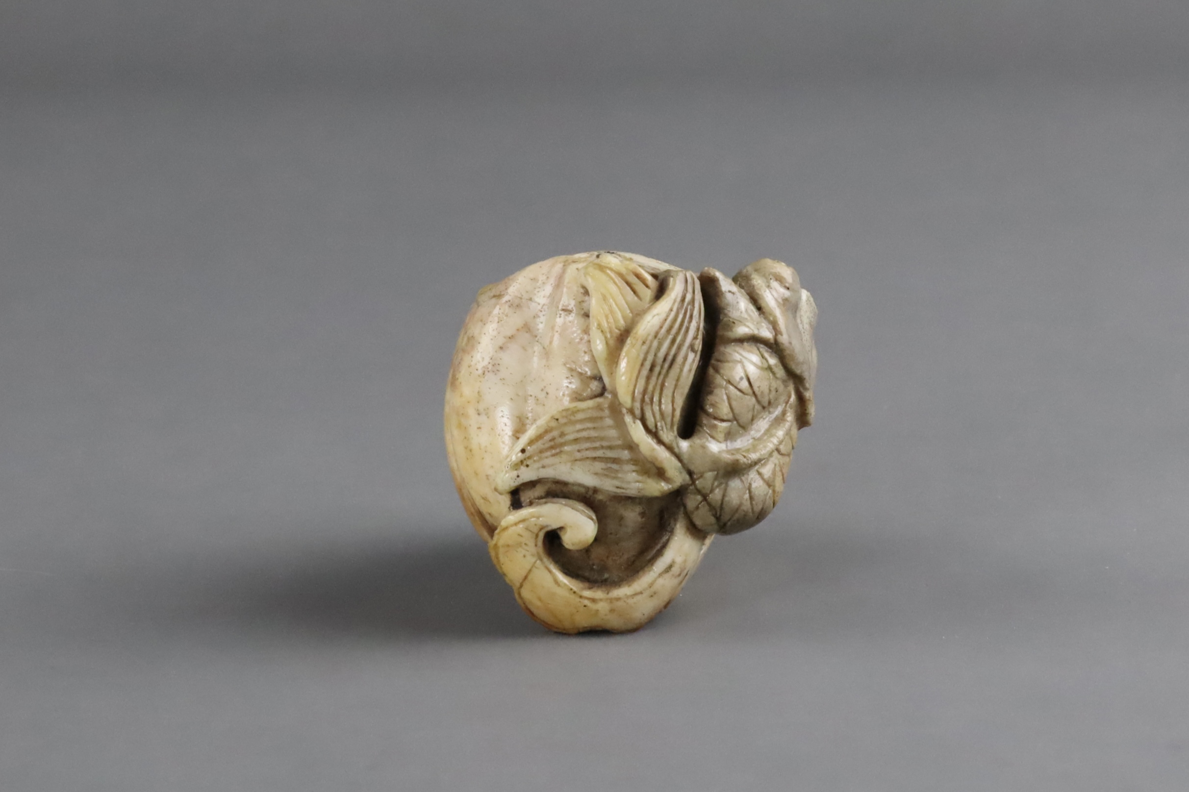 A Burnt Jade Lotus Pod Carving, Qing dynasty - Image 5 of 8