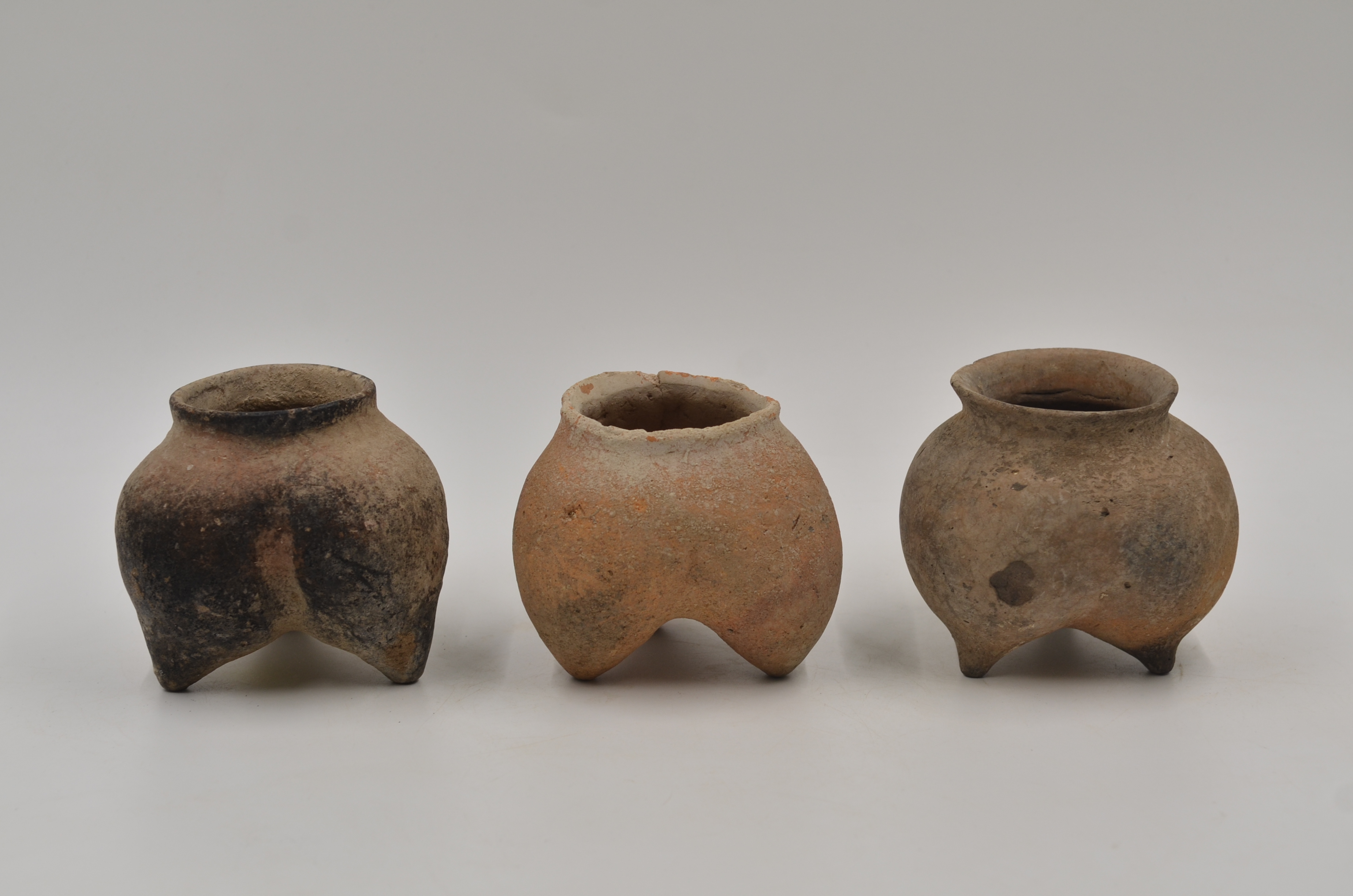 Three Small Tripod Pottery Vessels, Neolithic period, Xiajiadian culture, 2nd Millennium BC - Image 2 of 5