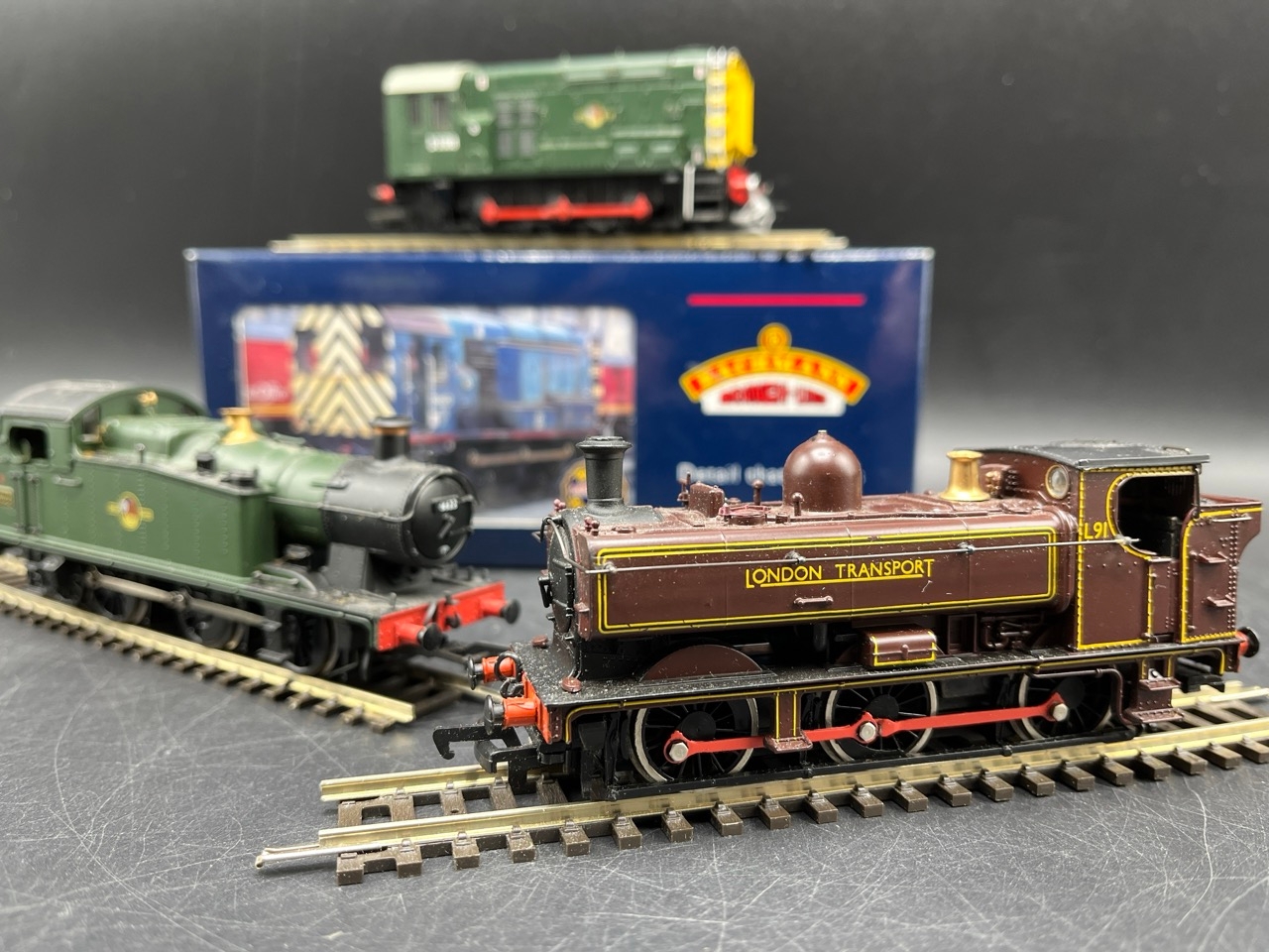 Three OO gauge Bachmann Locomotives, Tested Runners (1200g) Bachmann 30-200 London Transport