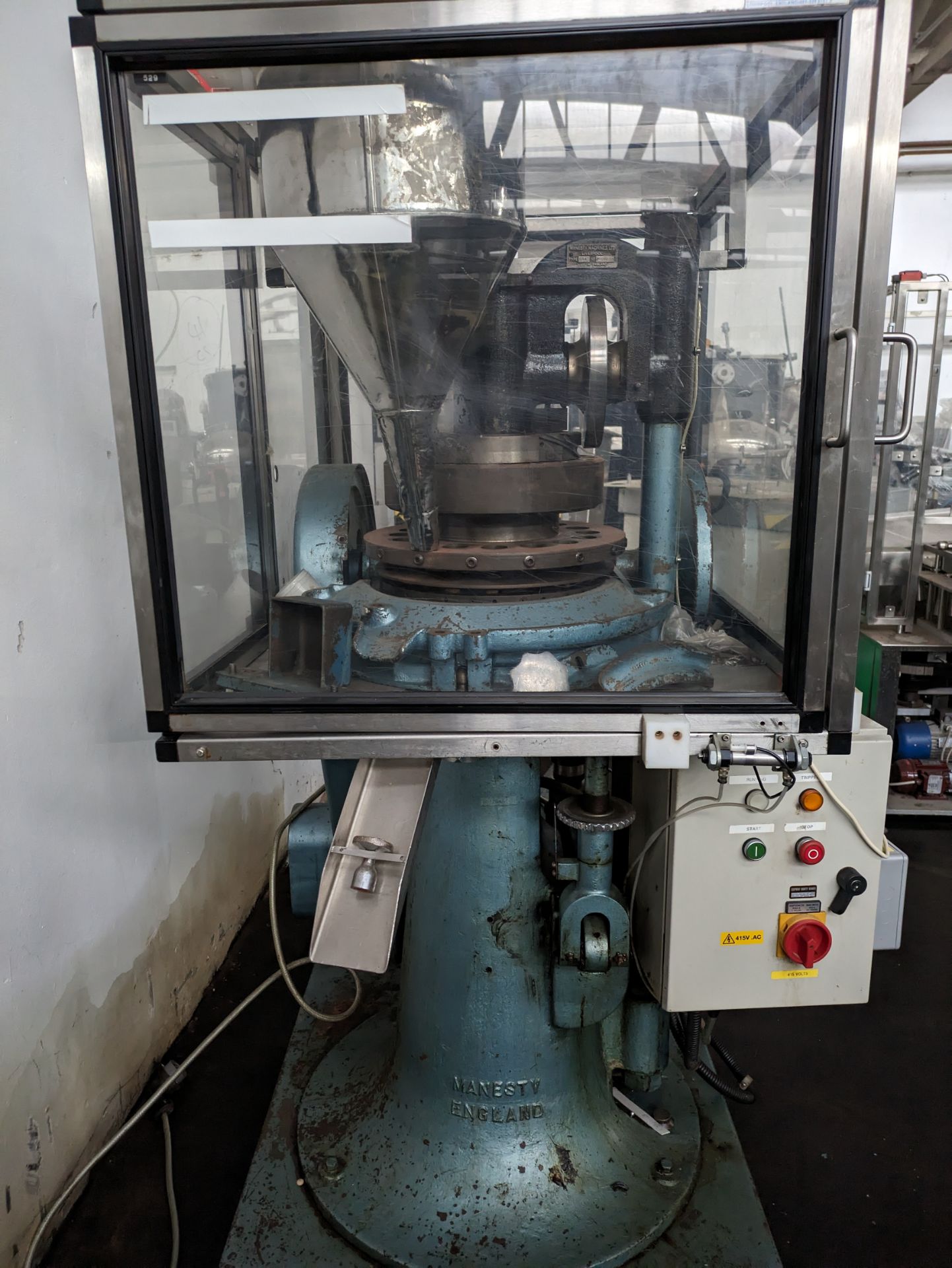 Manesty D3A Rotary Tablet Press