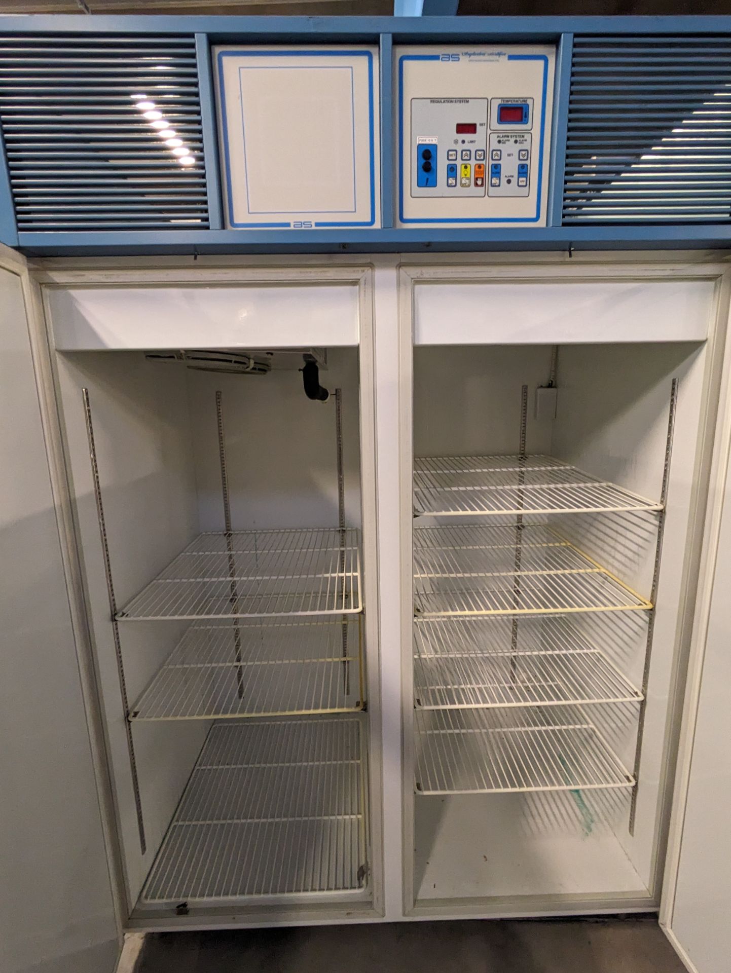 Angelotoni CE9500 Lab Fridge - Image 2 of 3