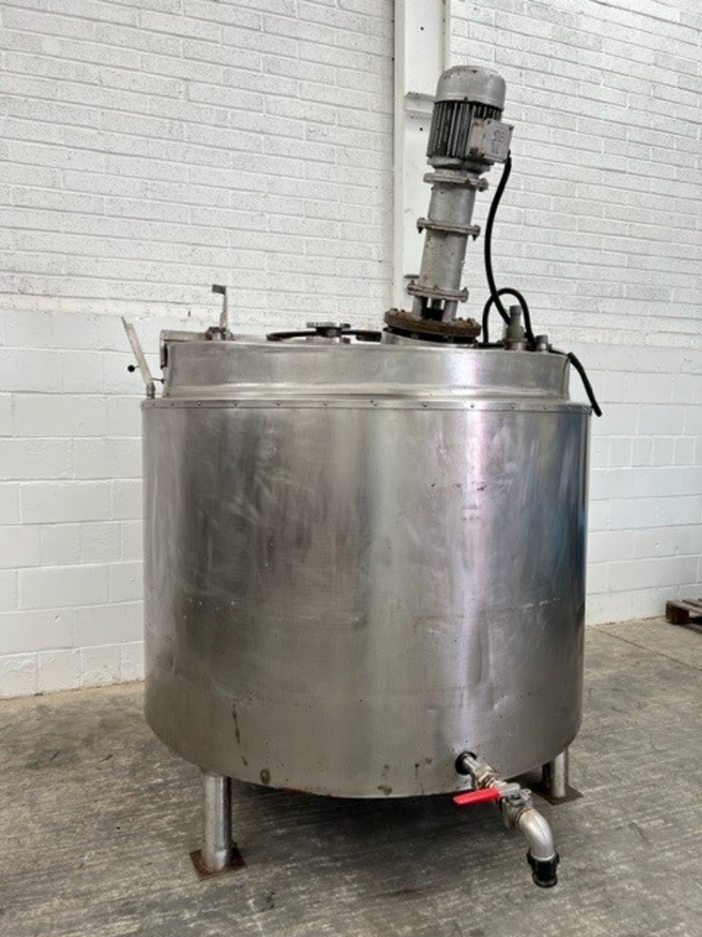 2000 Litre Jacketed Stainless Steel Mixing Vessel (1) - Image 2 of 3