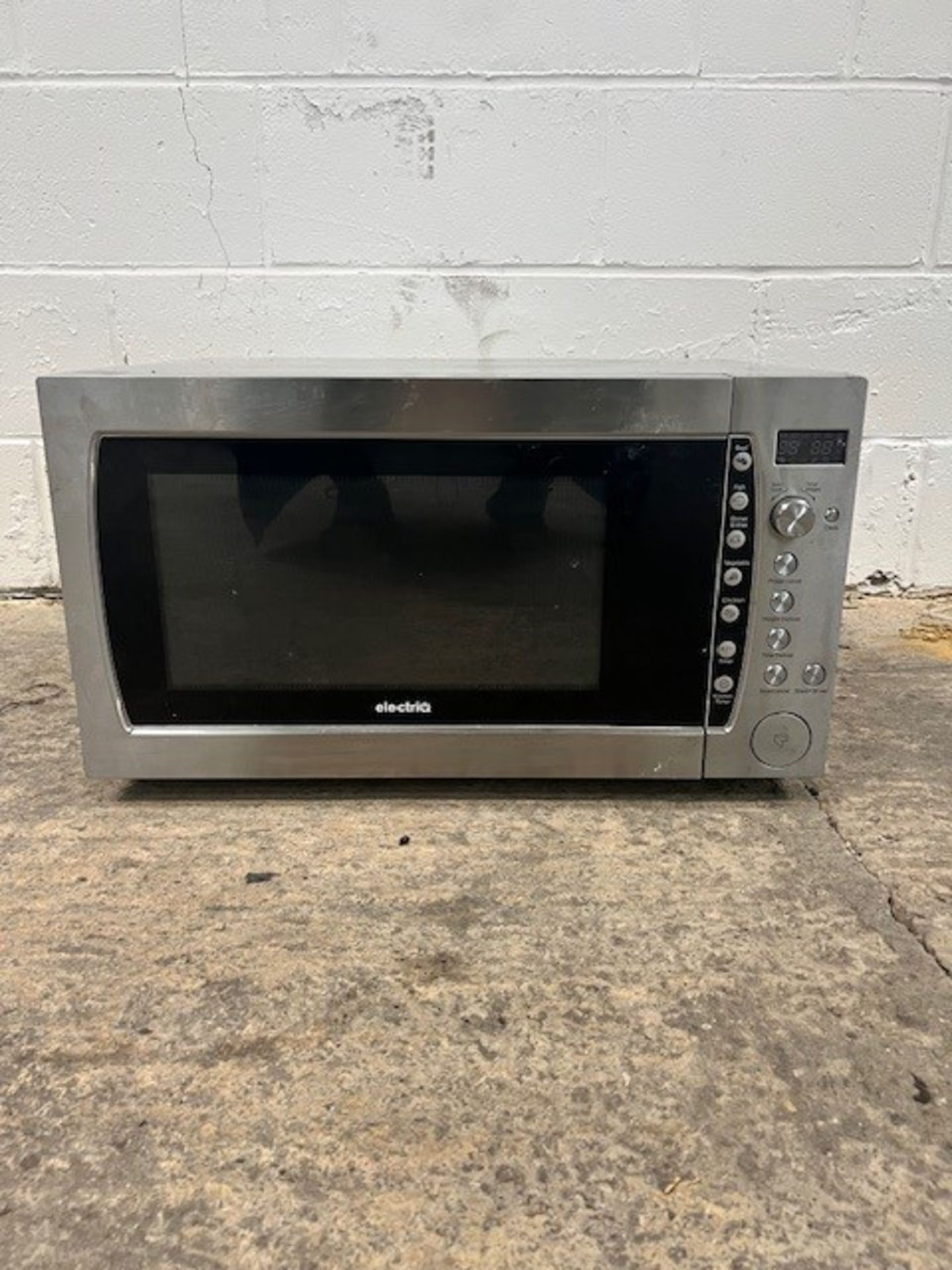 Microwave Oven