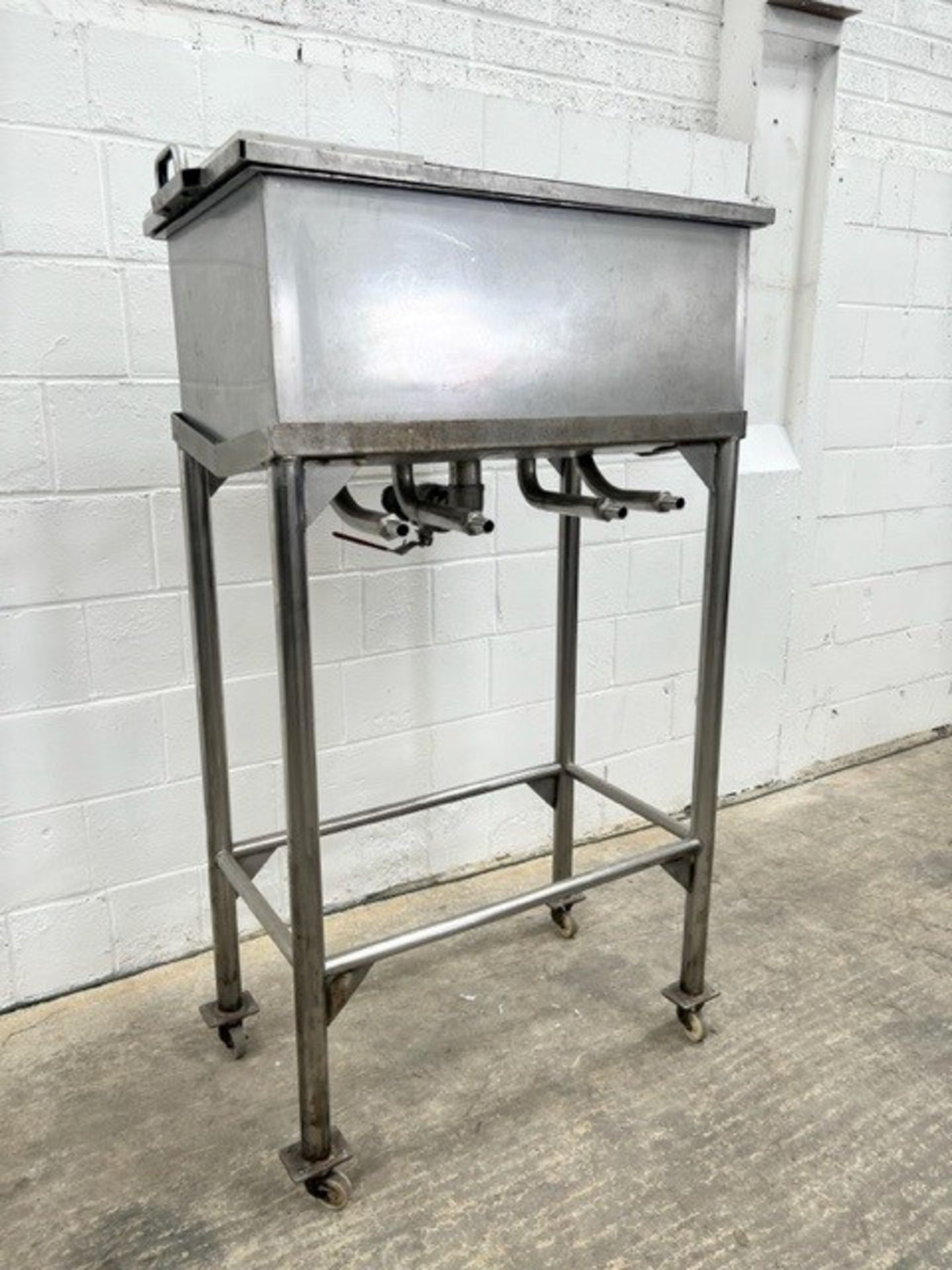 200L Stand Alone Mobile Header Storage Tank - Image 2 of 3