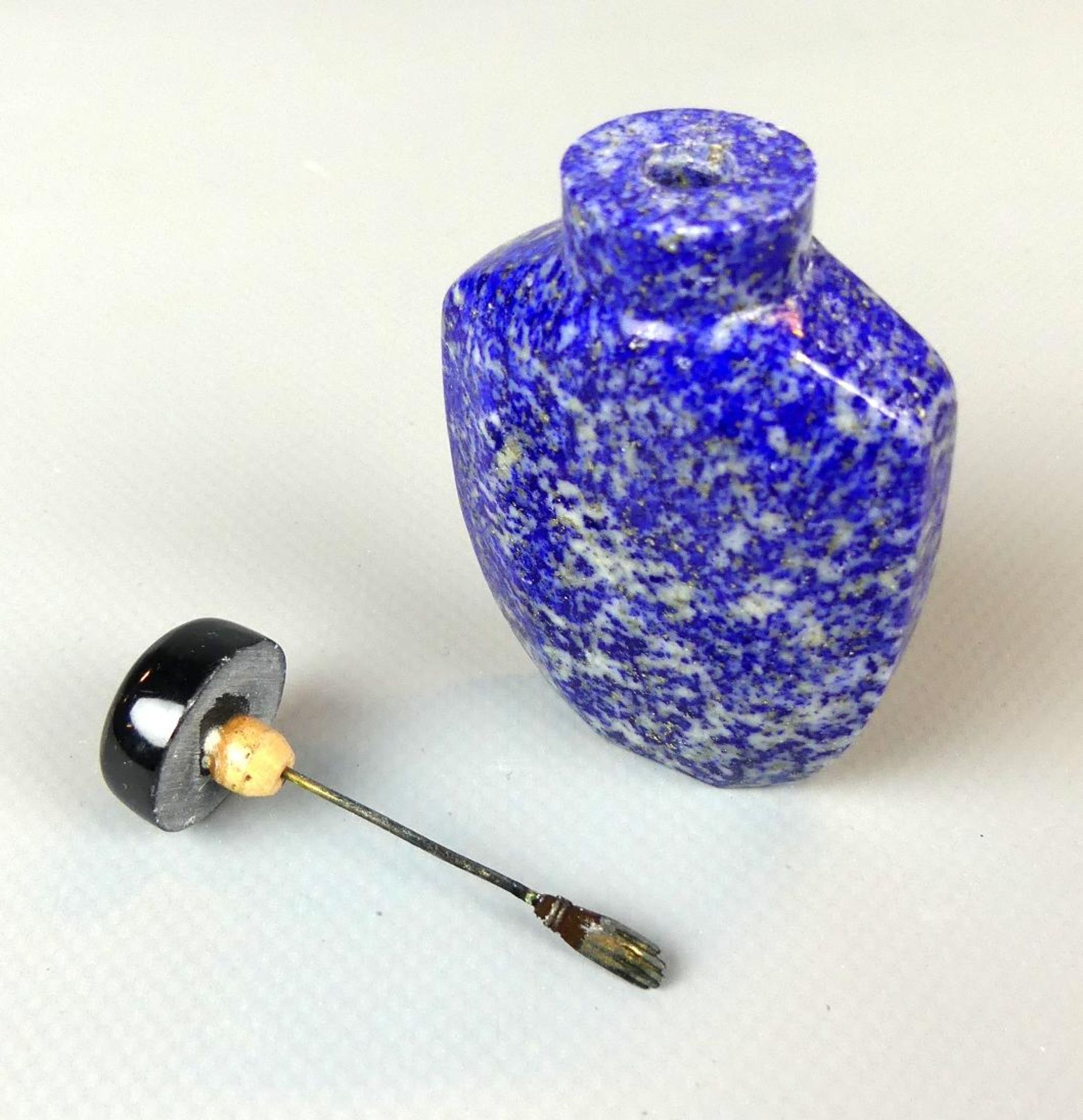 Snuffbottle aus Lapislazuli, H. ca. 7 cm - Image 2 of 2