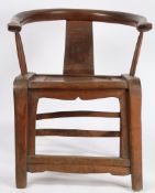 A CHINESE QING DYNASTY HORSESHOE CHAIR.