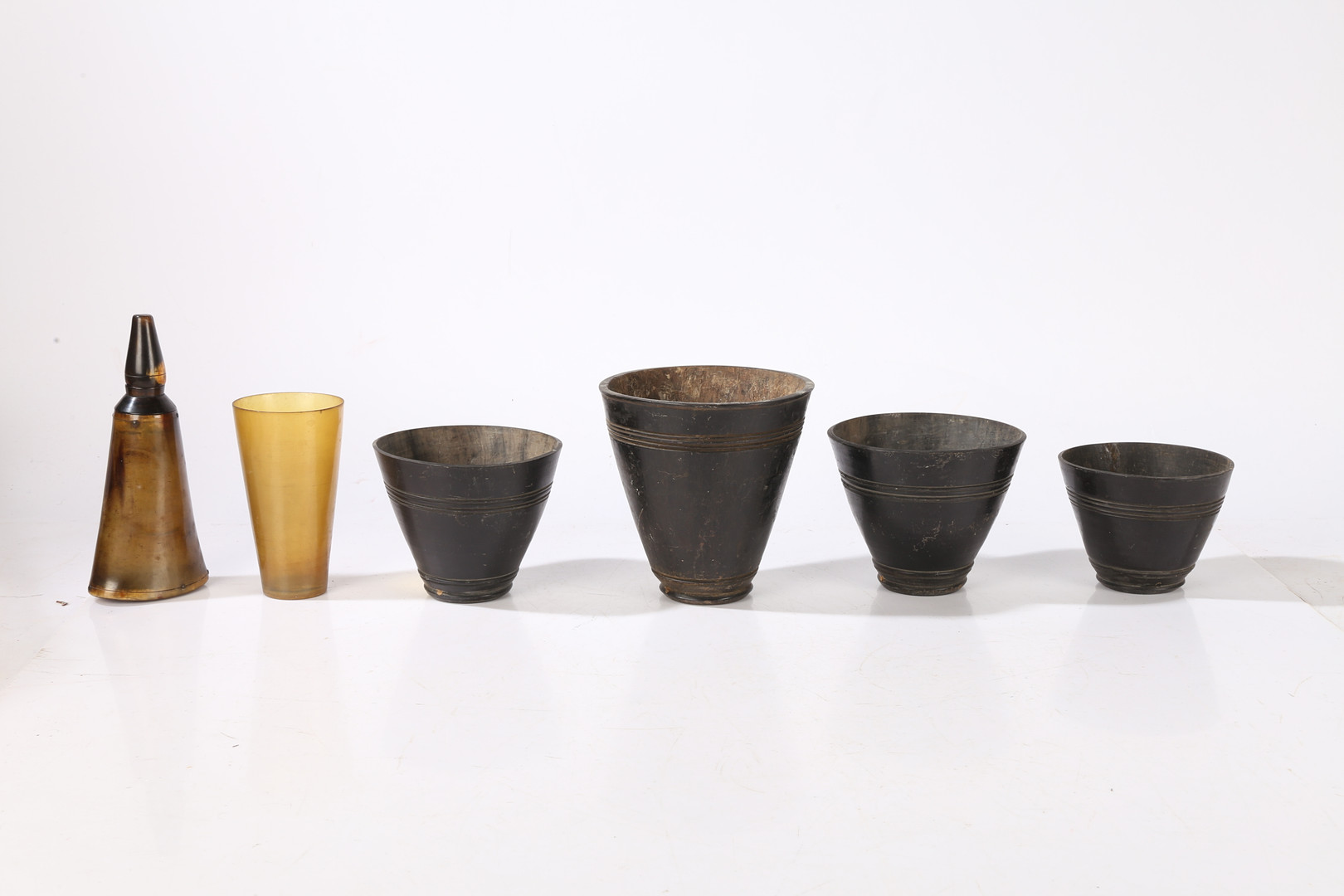 A HORN POWDER FLASK, BEAKER AND FOUR TAPERING VESSSELS (6). - Image 5 of 5