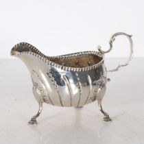 AN 18TH CENTURY IRISH SILVER SAUCEBOAT.