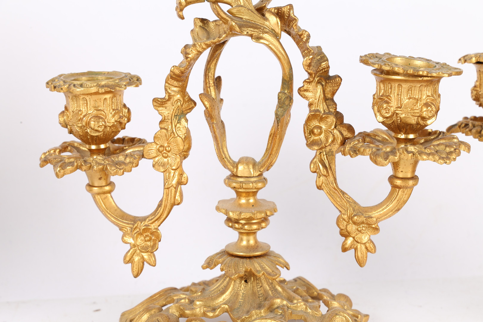 A PAIR OF LATE 19TH CENTURY FRENCH ORMOLU CANDLESTICKS. - Image 3 of 4