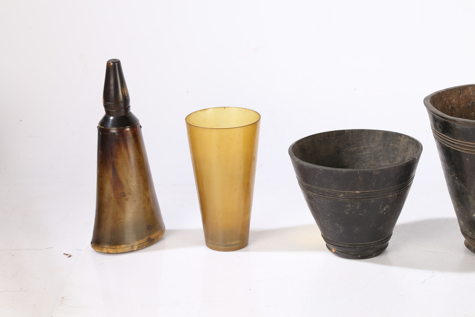 A HORN POWDER FLASK, BEAKER AND FOUR TAPERING VESSSELS (6). - Image 2 of 5