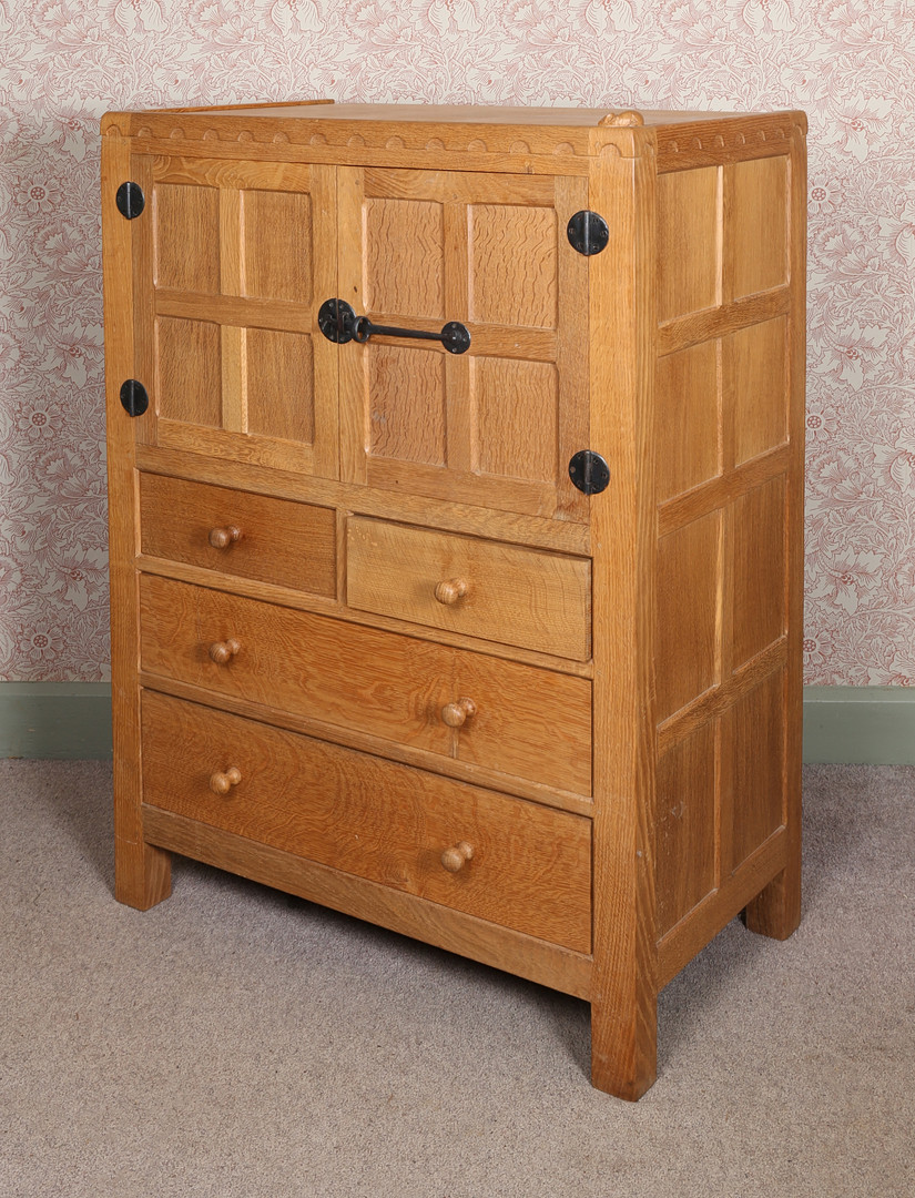 A ROBERT "MOUSEMAN" THOMPSON OAK CABINET. - Image 2 of 4