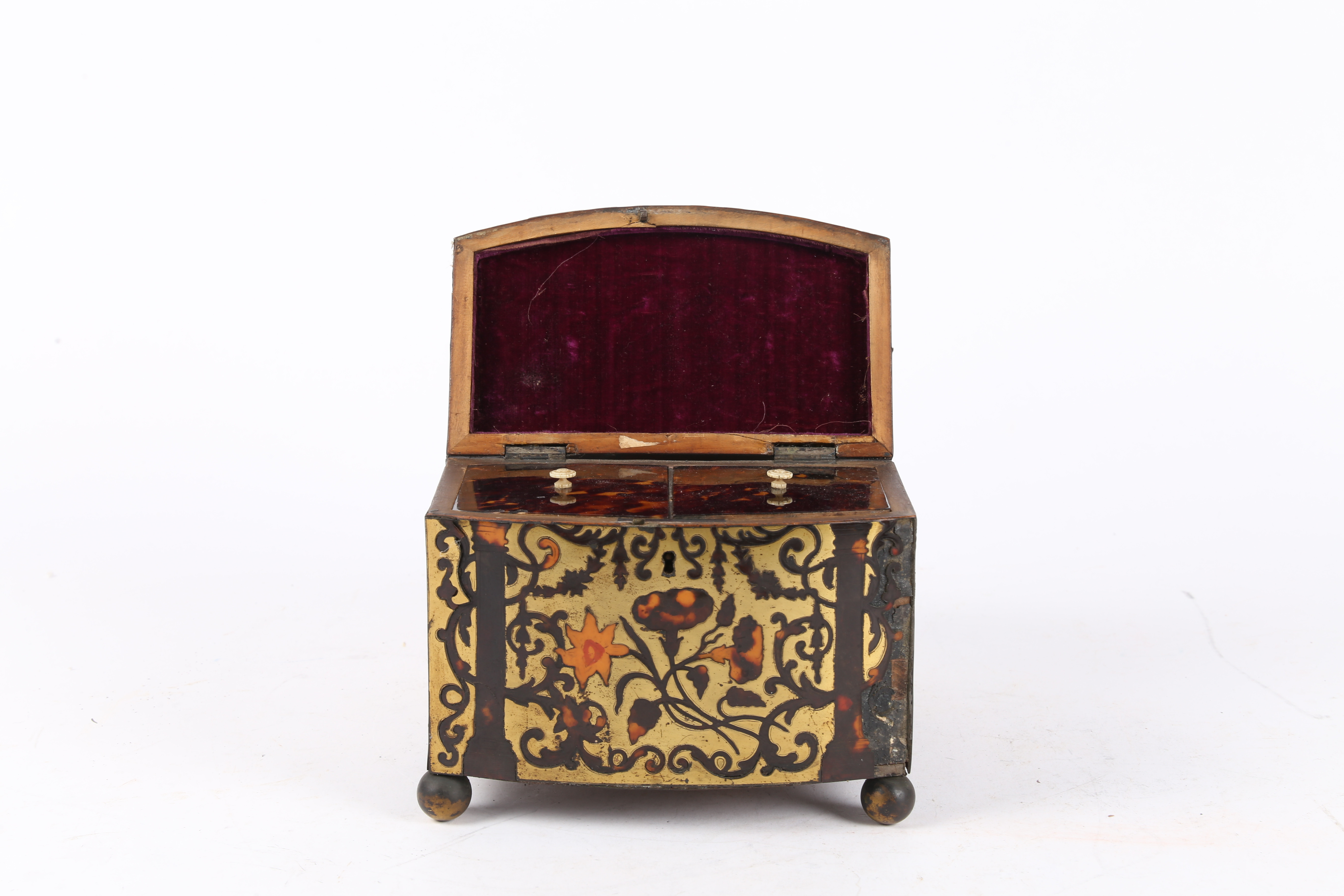 A 19TH CENTURY TORTOISESHELL AND BRASS TEA CADDY. - Image 8 of 10