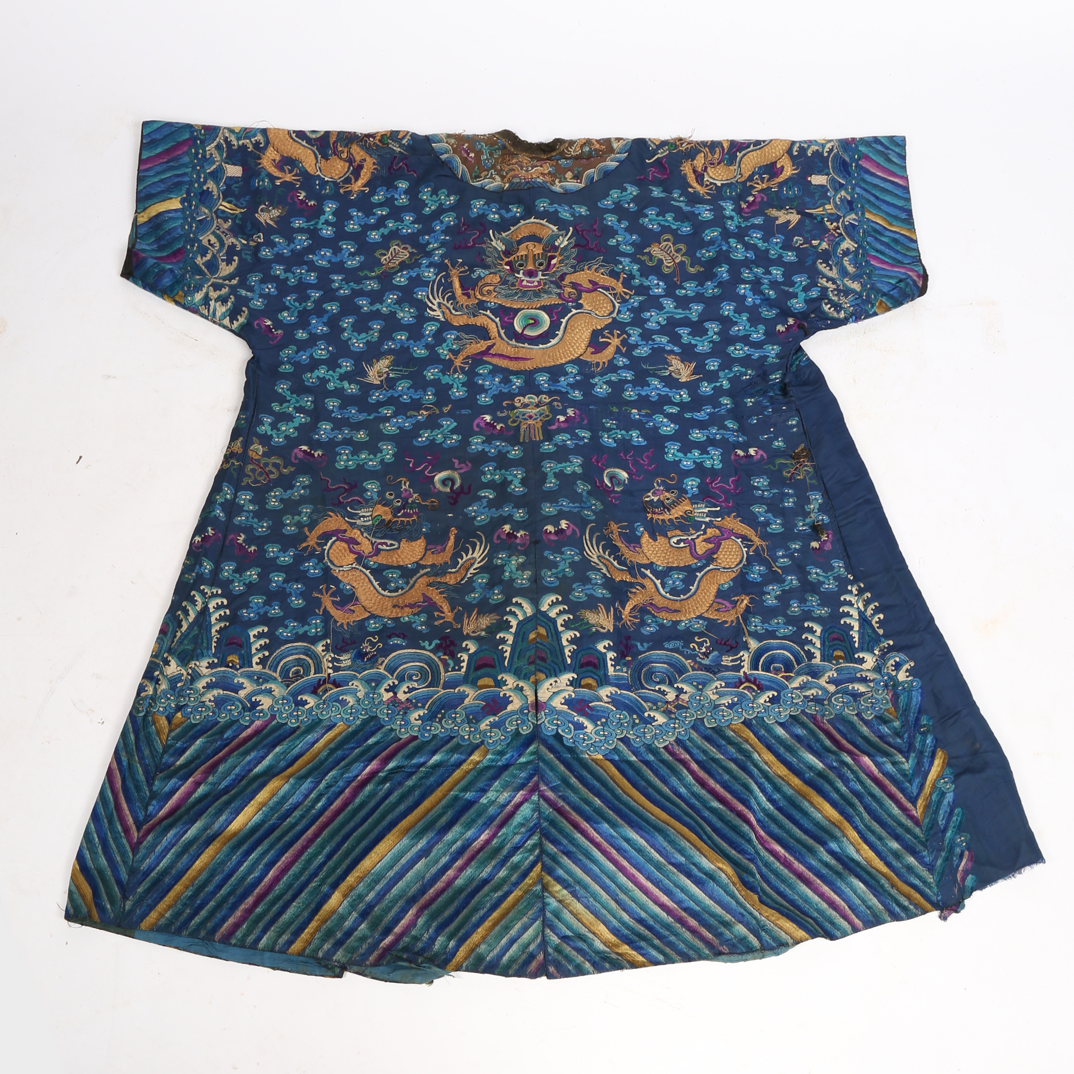 A CHINESE EMBROIDERED 'JI FU' COURT ROBE, LATE QING DYNASTY. - Image 9 of 9