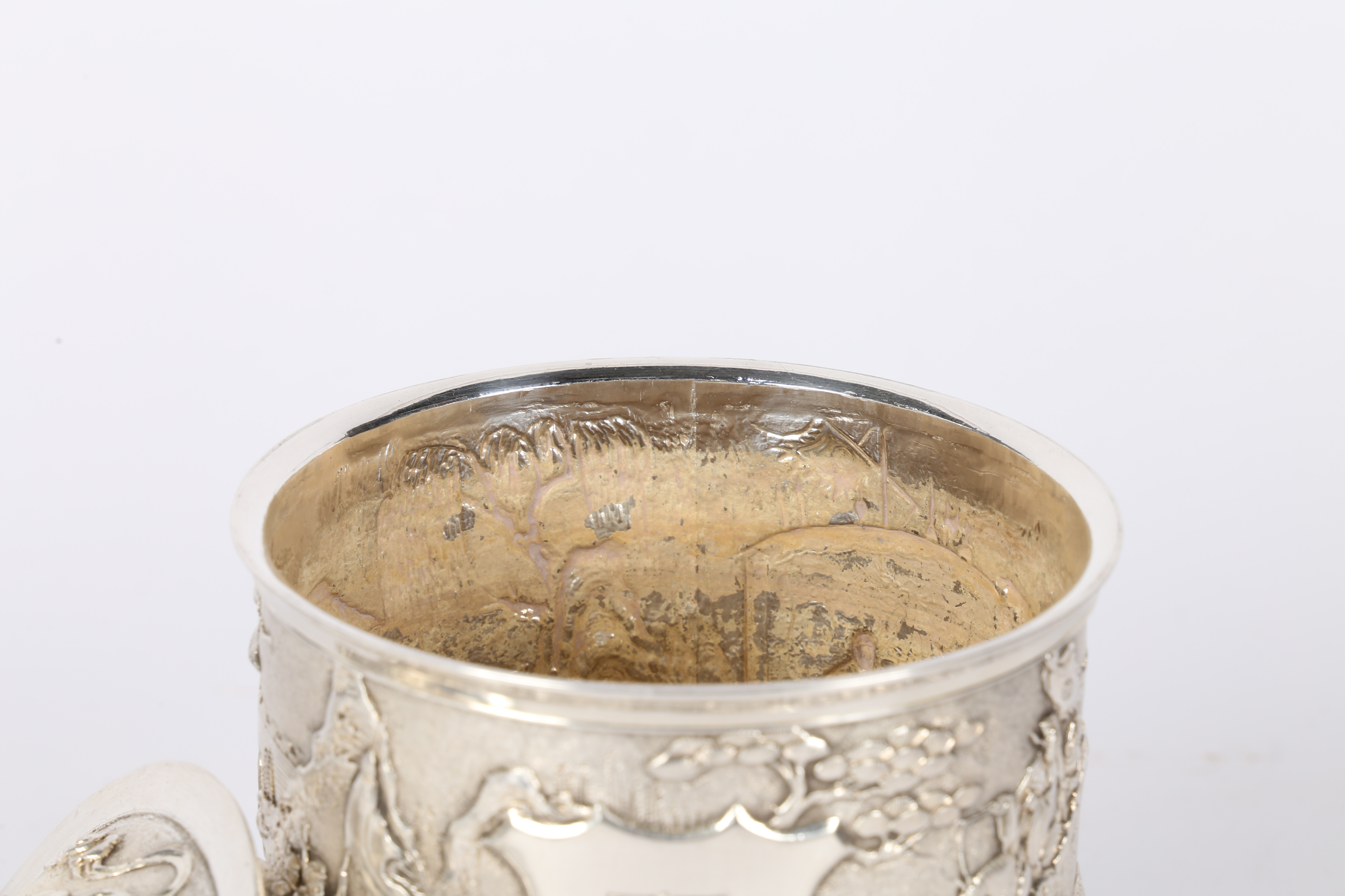 A LARGE AND GOOD CHINESE WHITE METAL TEA CANISTER. - Image 9 of 10